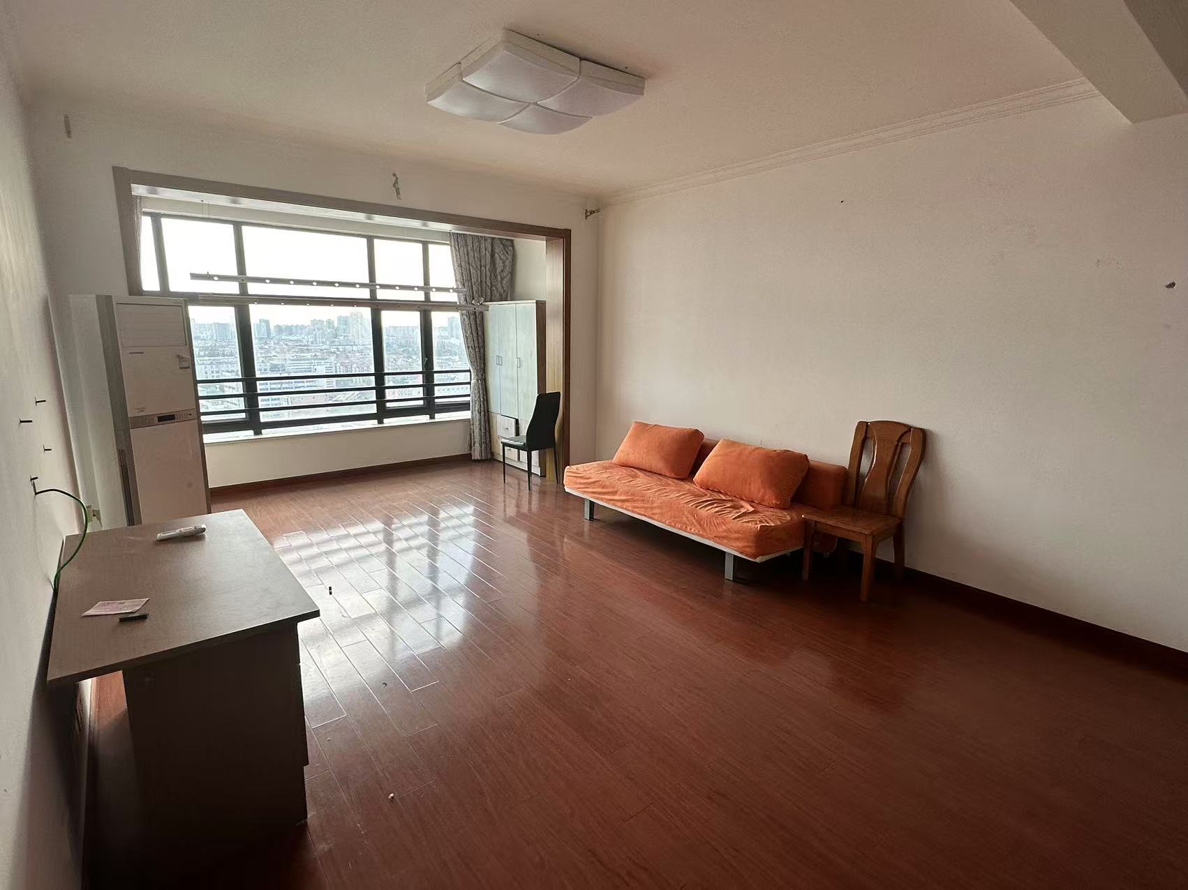 都市豪庭 2室1厅1卫 120.92m&sup2;