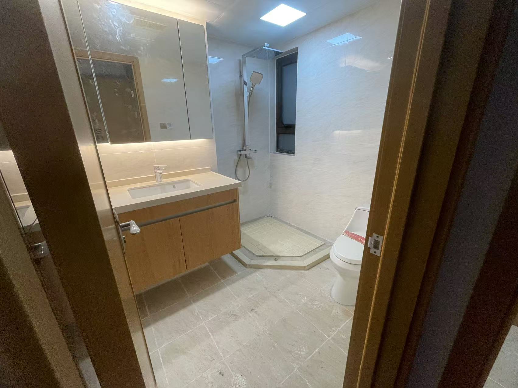 林肯公园 4室2厅2卫 123m&sup2;
