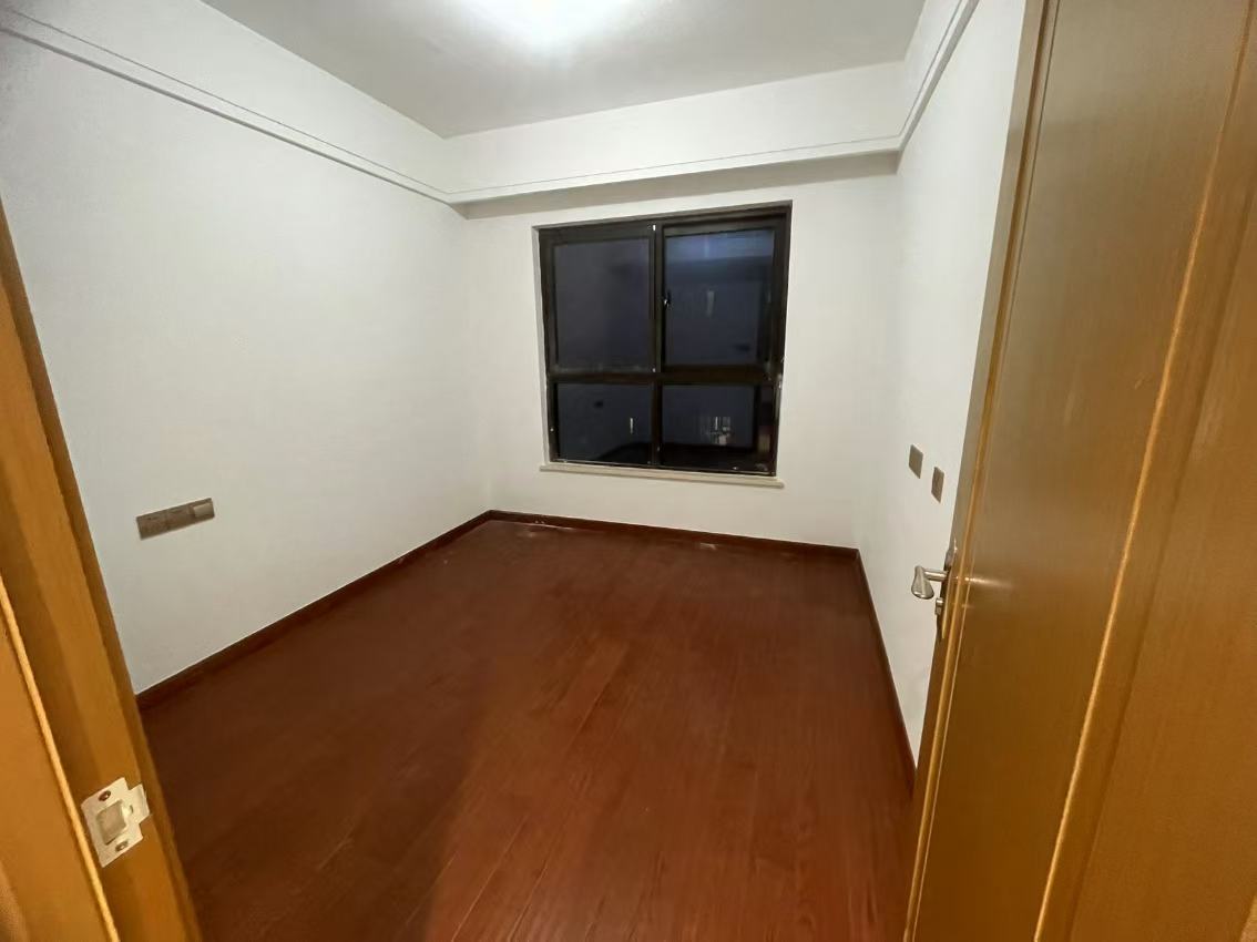 林肯公园 4室2厅2卫 123m&sup2;