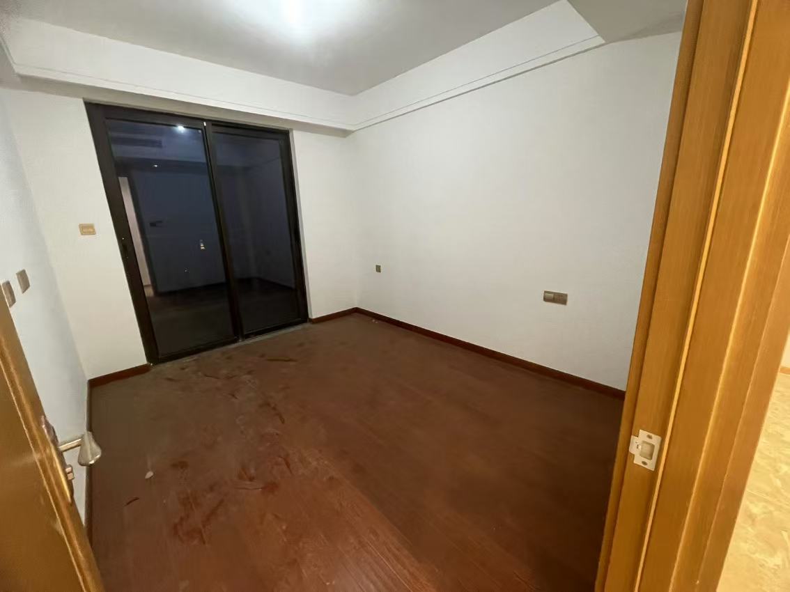 林肯公园 4室2厅2卫 123m&sup2;