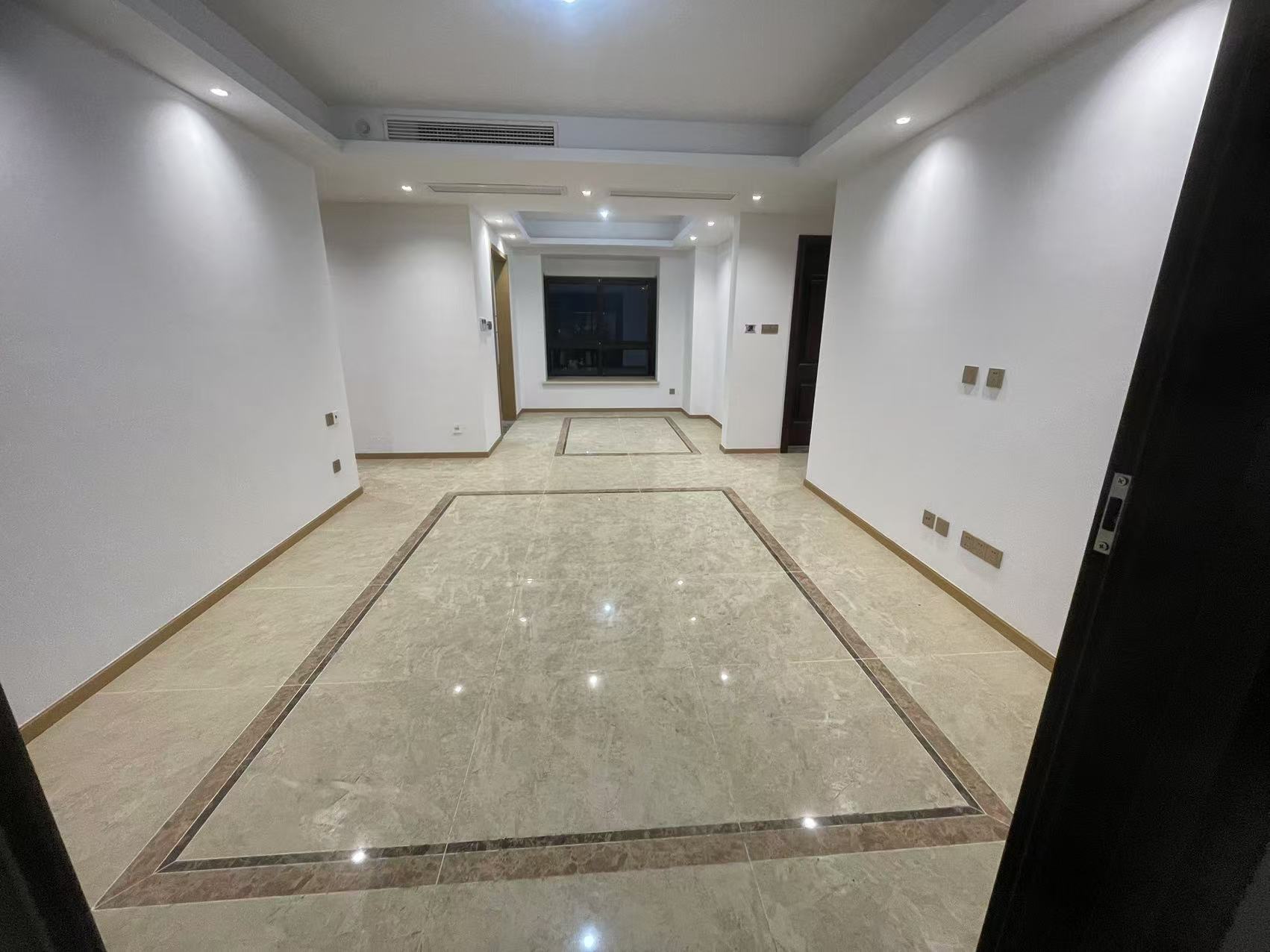 林肯公园 4室2厅2卫 123m&sup2;