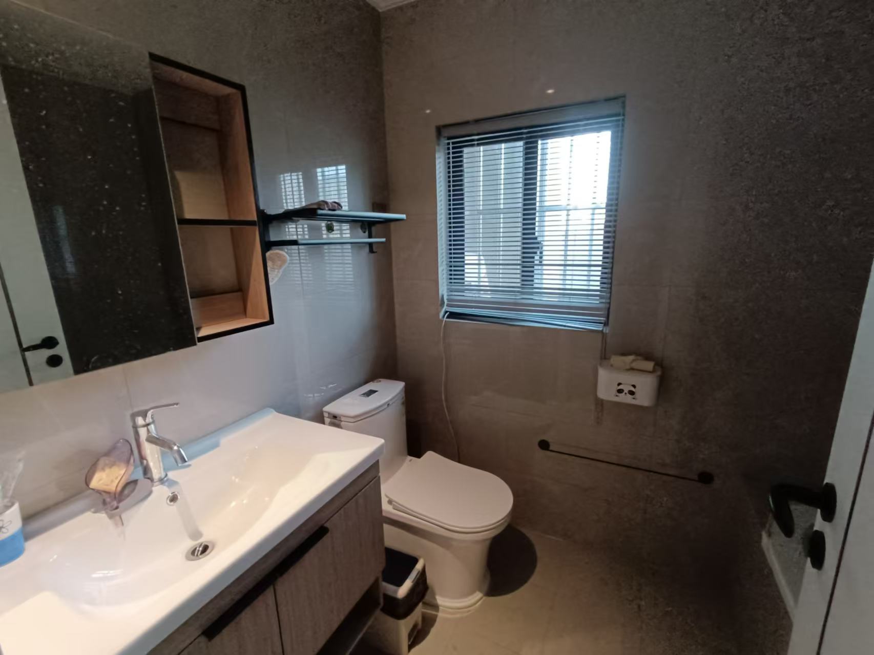 园林佳苑 3室3厅2卫 175.66m&sup2;