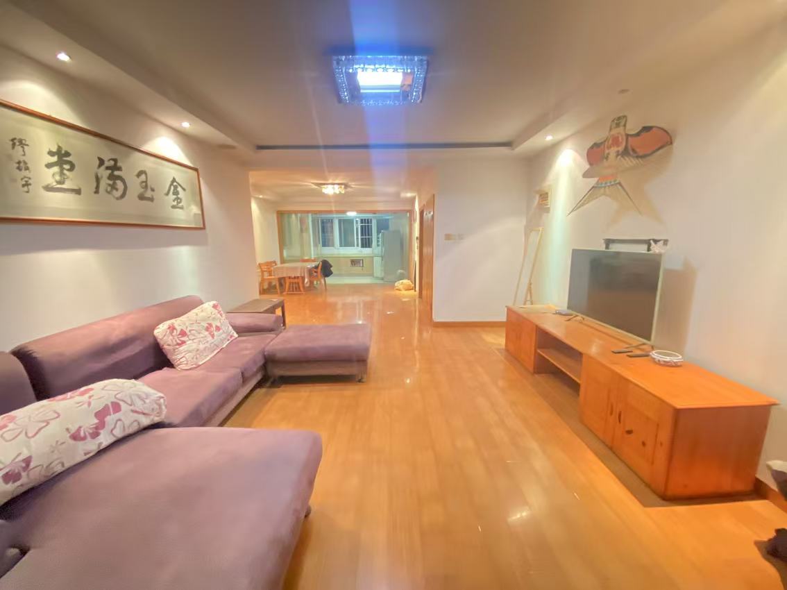 怡安花苑 3室2厅1卫 135.91m²
