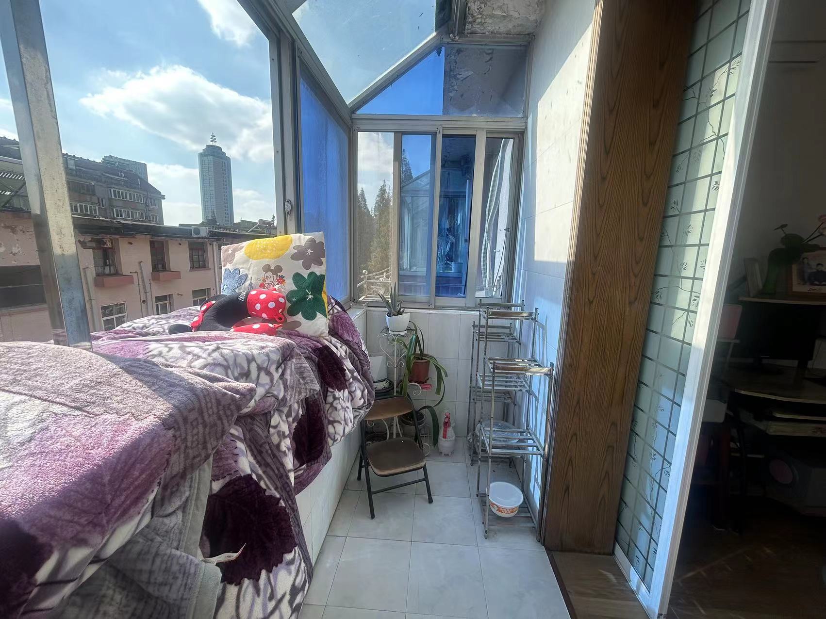 莘园路52号 3室1厅1卫 76.49m&sup2;