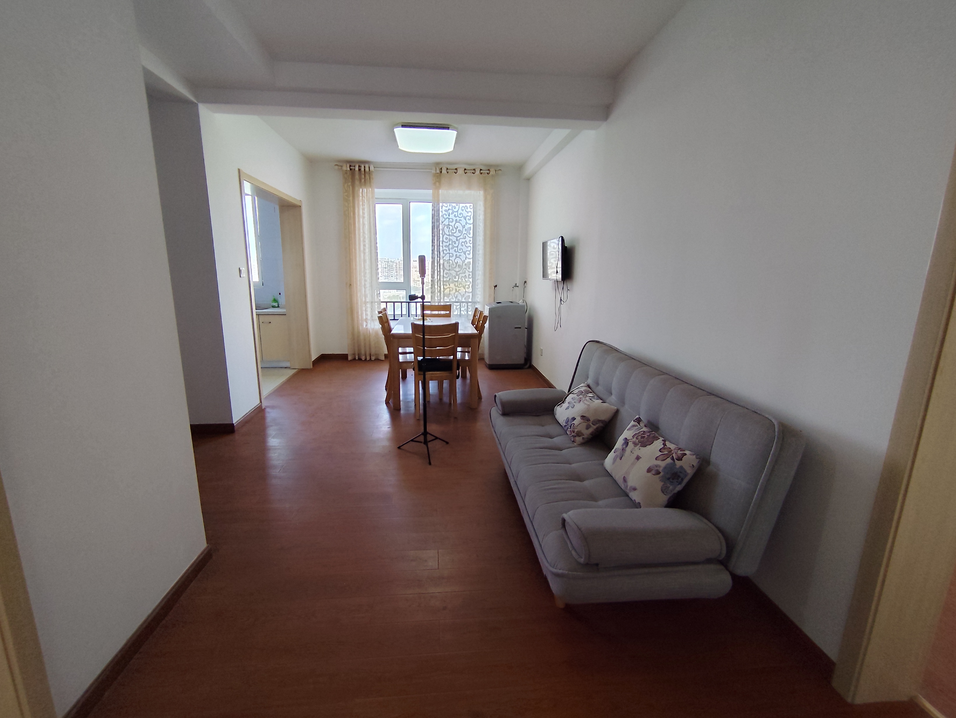 中南世纪花城二期 4室1厅1卫 128.00m²