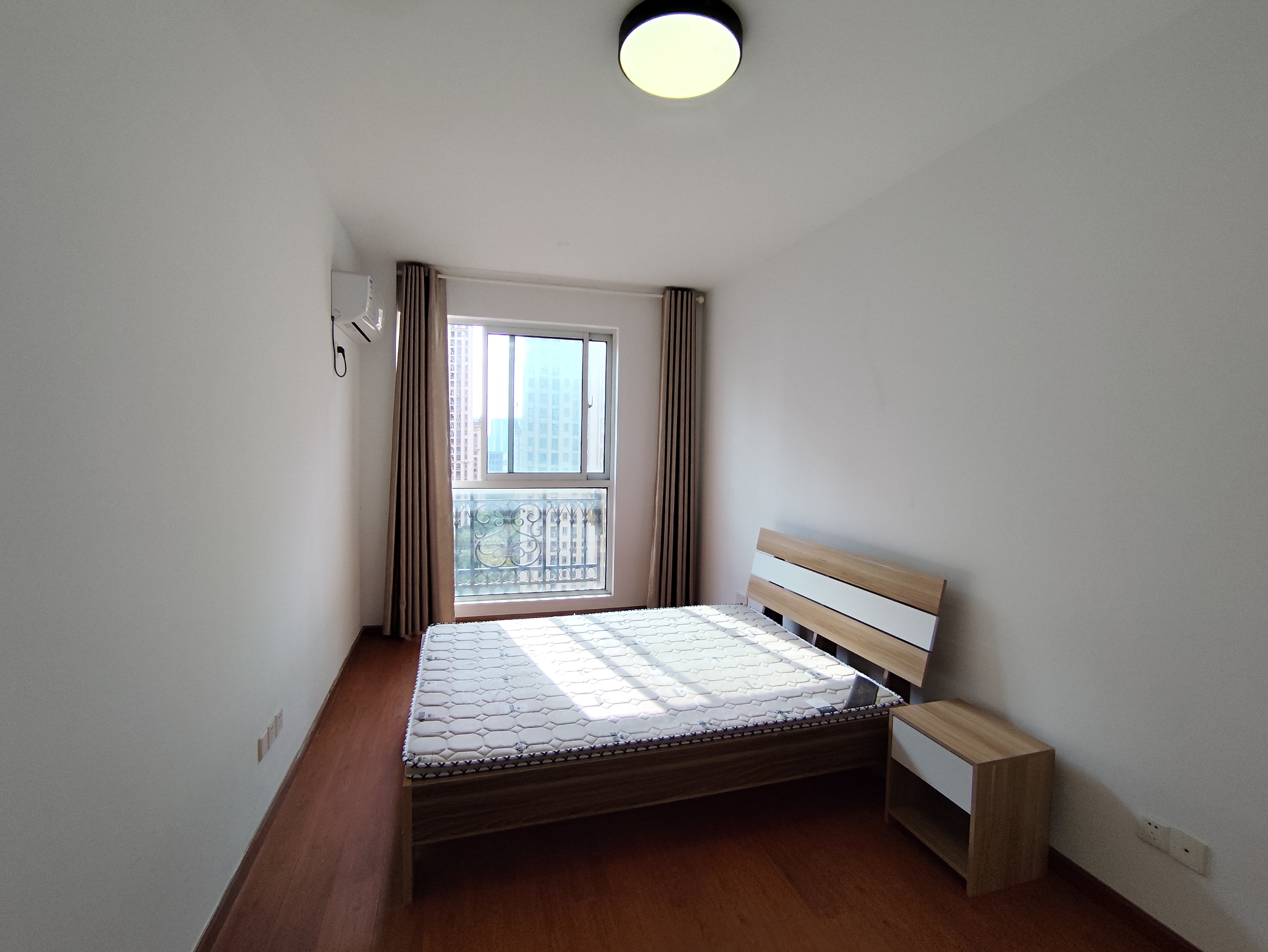 中南世纪花城二期 4室1厅1卫 128.00m²