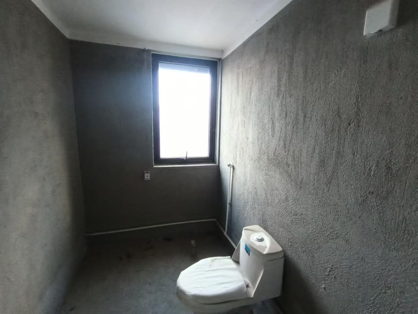 虹东花苑 3室2厅2卫 132m&sup2;