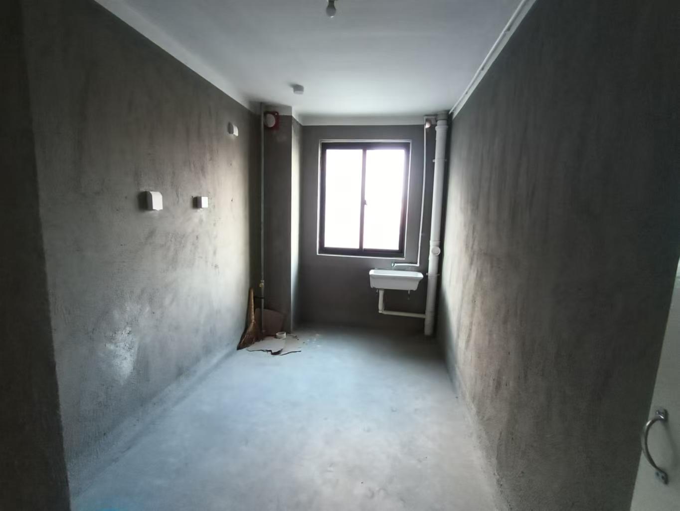 虹东花苑 3室2厅2卫 132m&sup2;