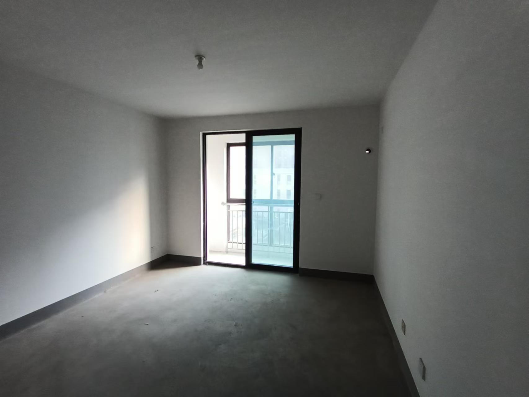 虹东花苑 3室2厅2卫 132m&sup2;
