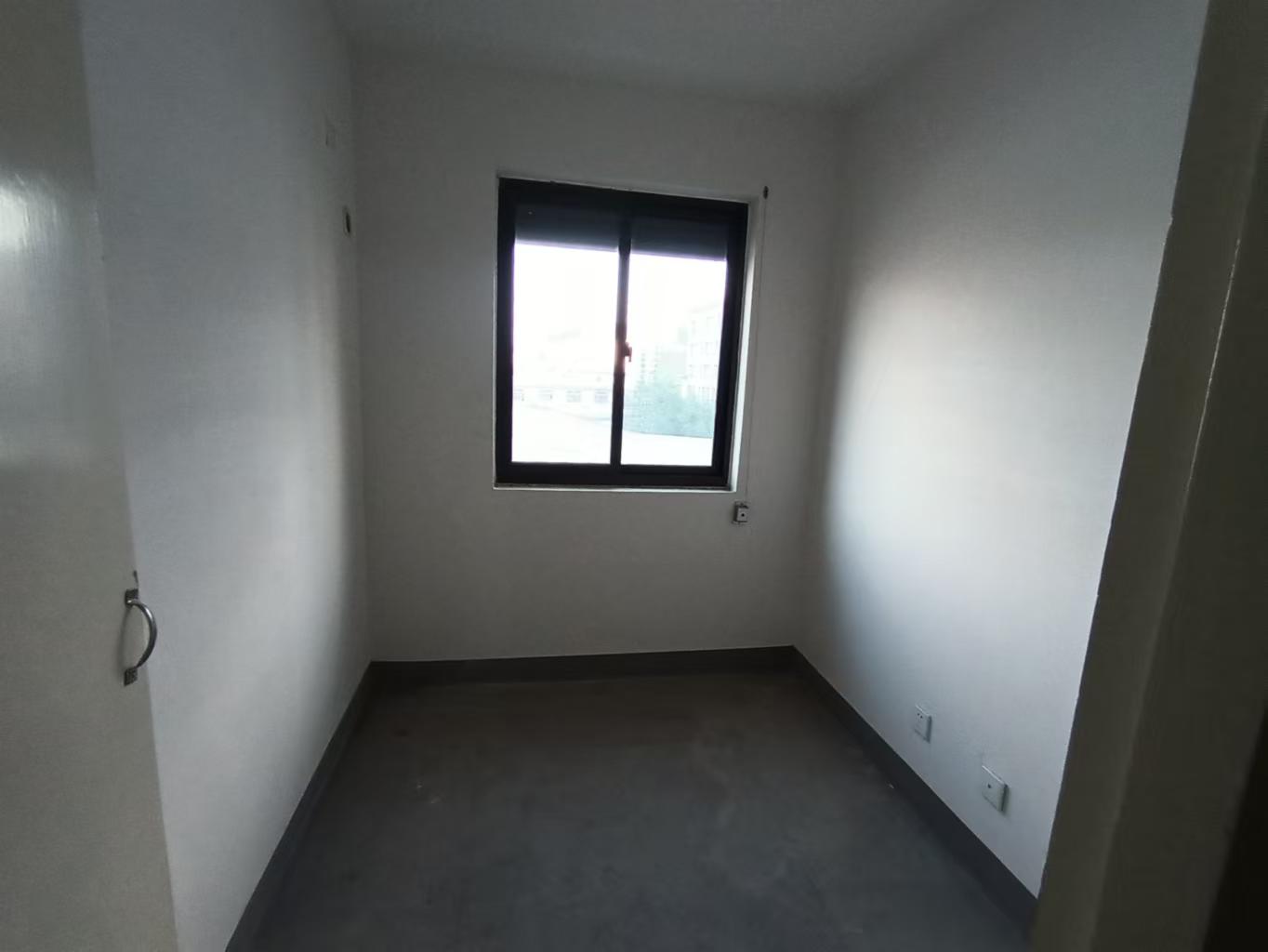 虹东花苑 3室2厅2卫 132m&sup2;