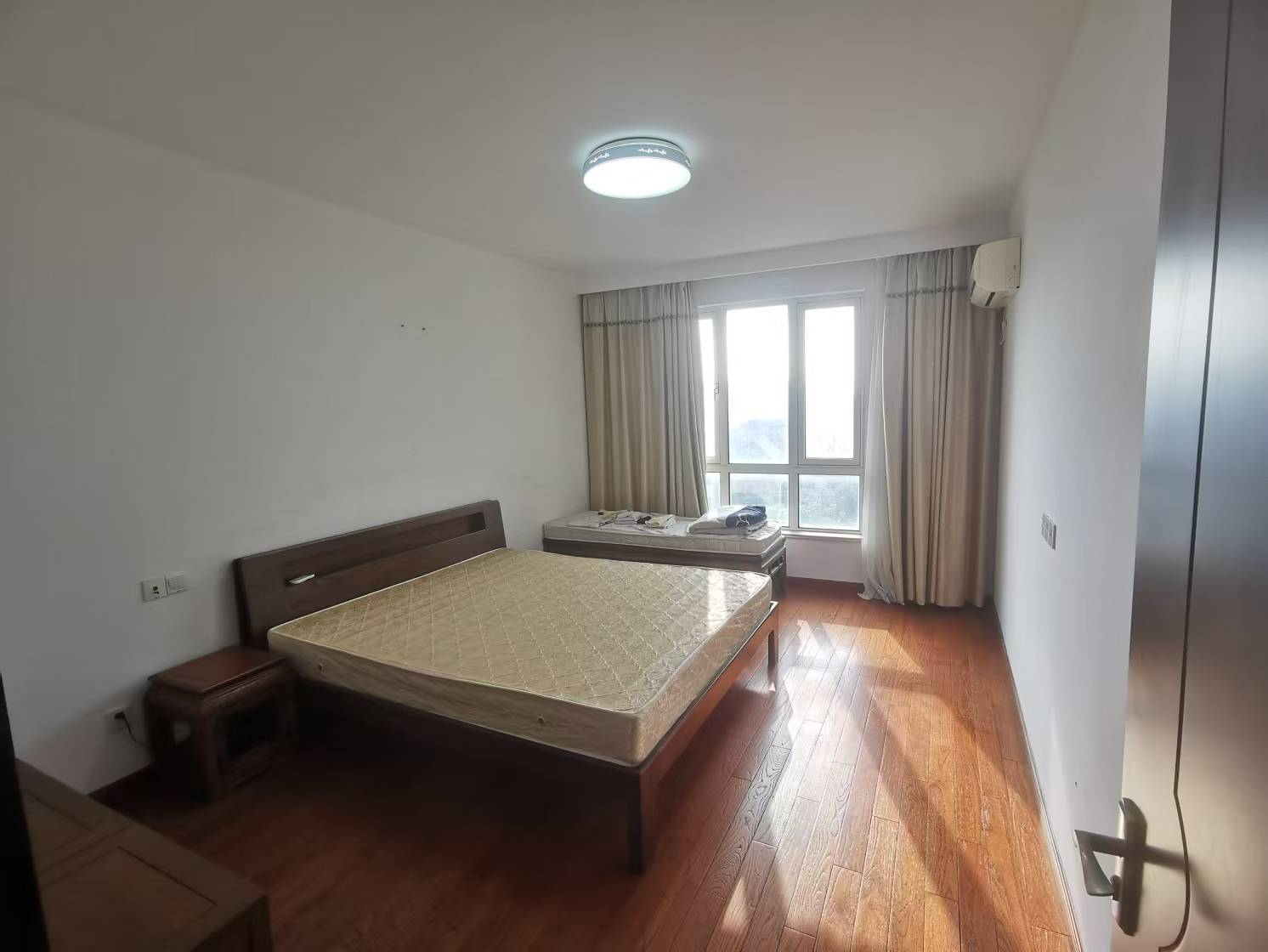 城市嘉苑 3室2厅1卫 141m&sup2;