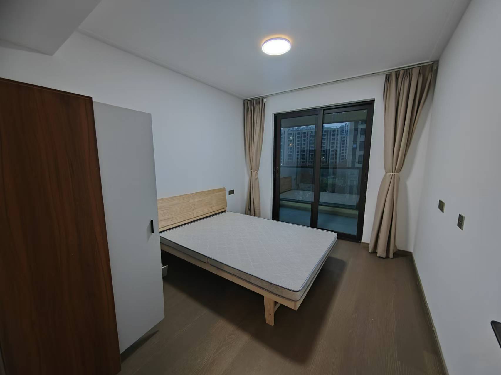 时光漫城 4室2厅2卫 125m²