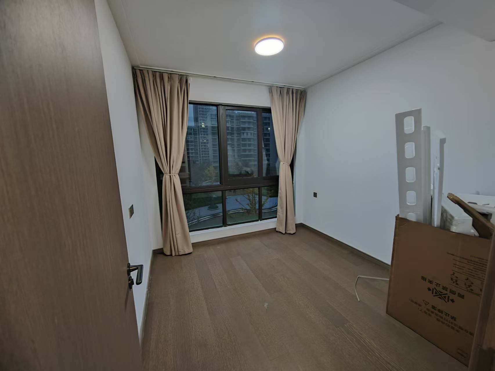 时光漫城 4室2厅2卫 125m²