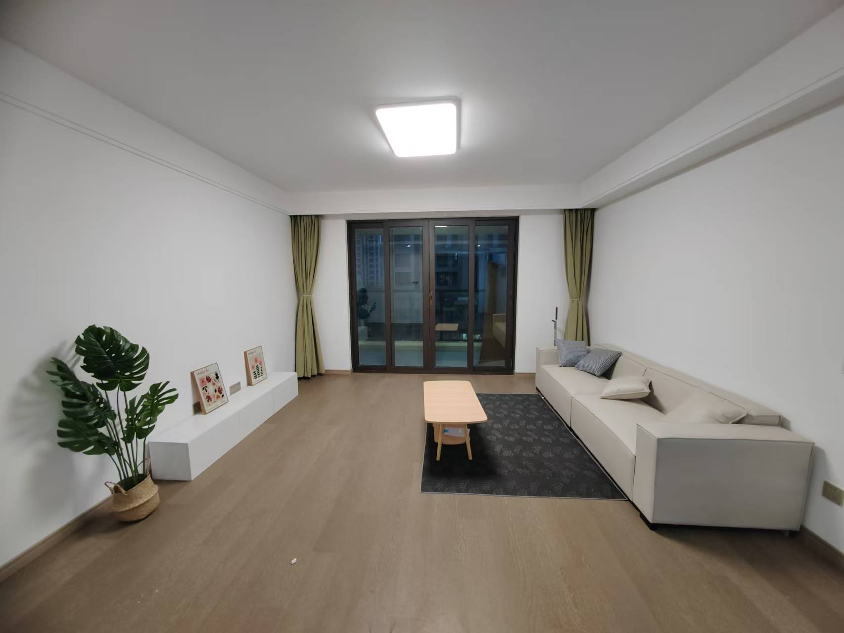 时光漫城 4室2厅2卫 125m²