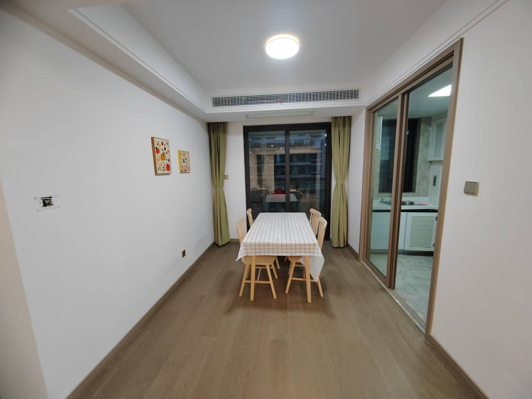 时光漫城 4室2厅2卫 125m²