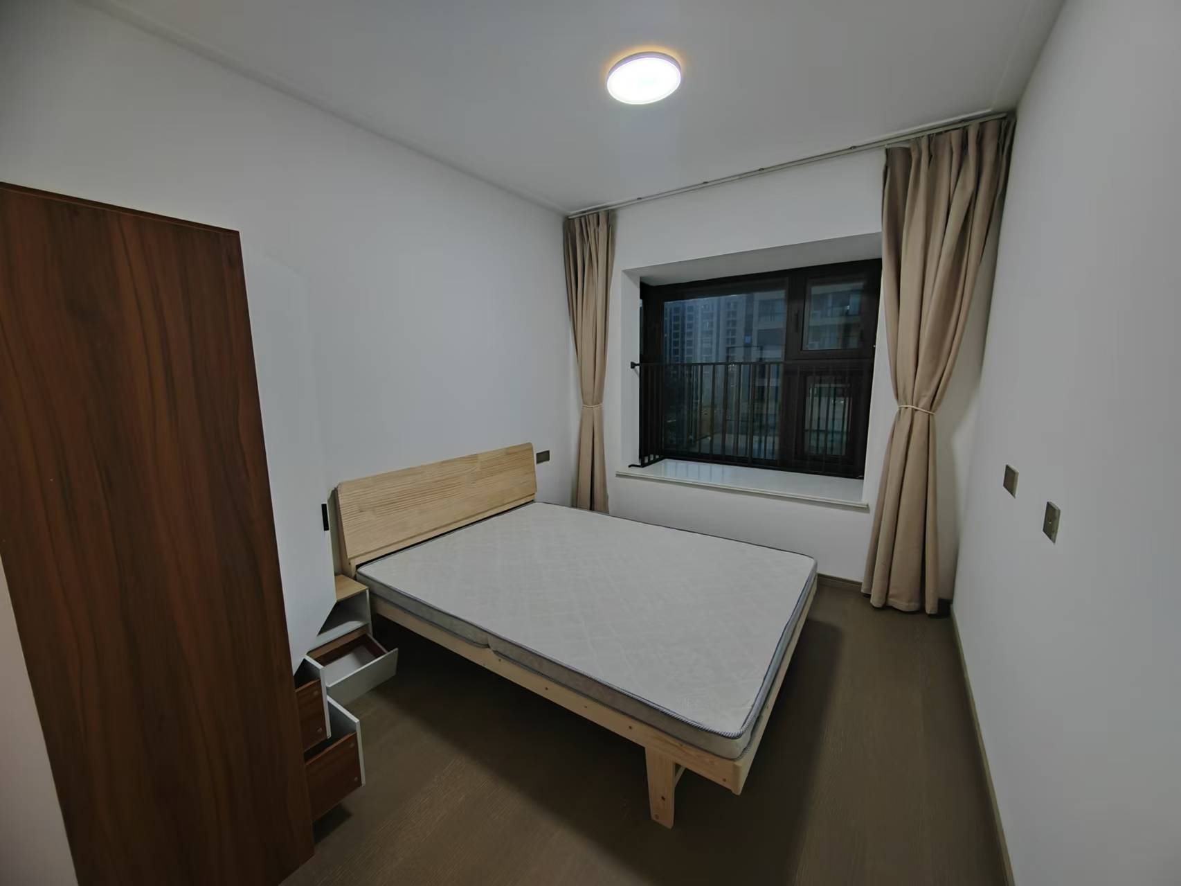 时光漫城 4室2厅2卫 125m²