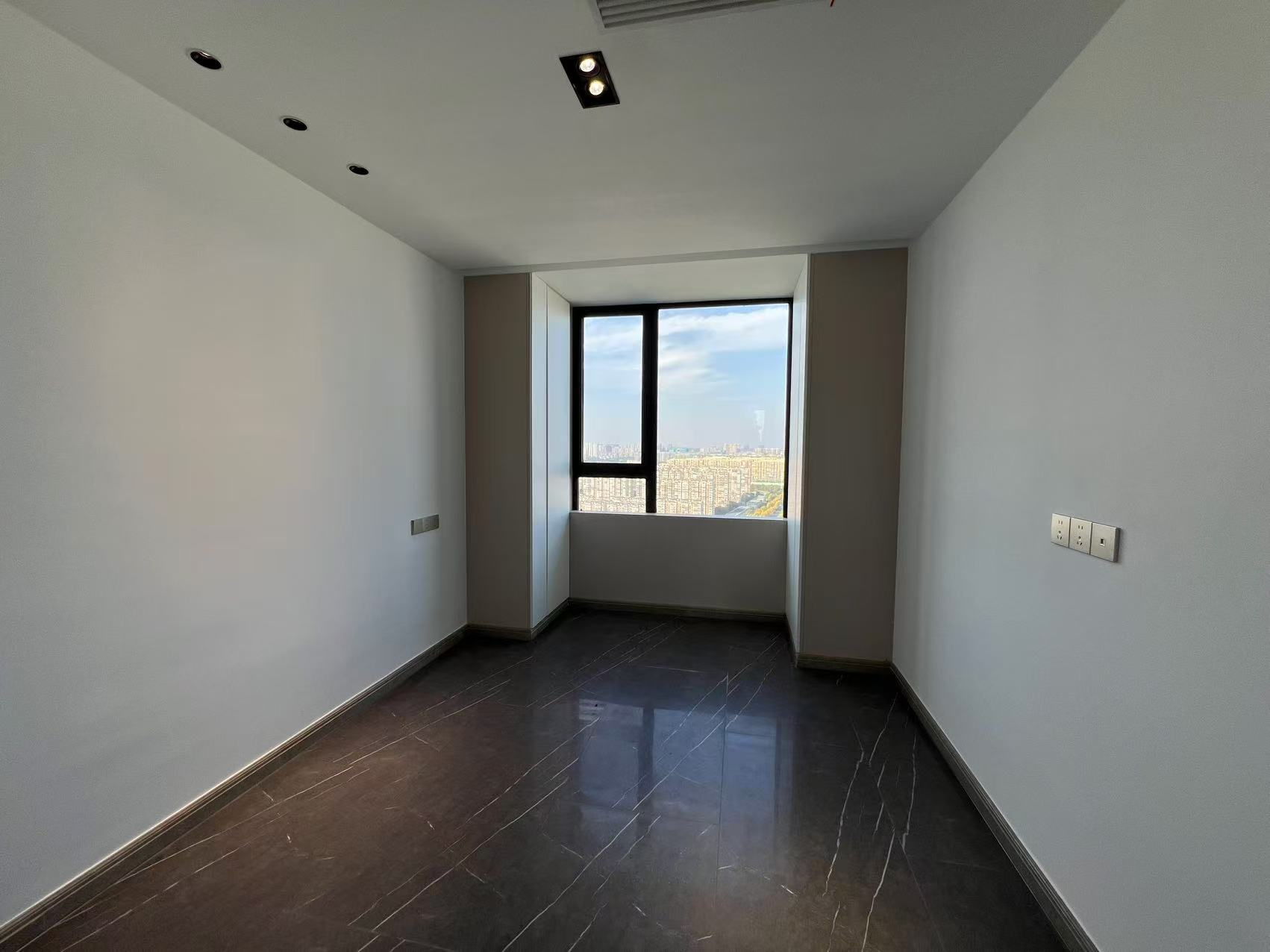 中南世纪花城二期 4室2厅2卫 138m&sup2;