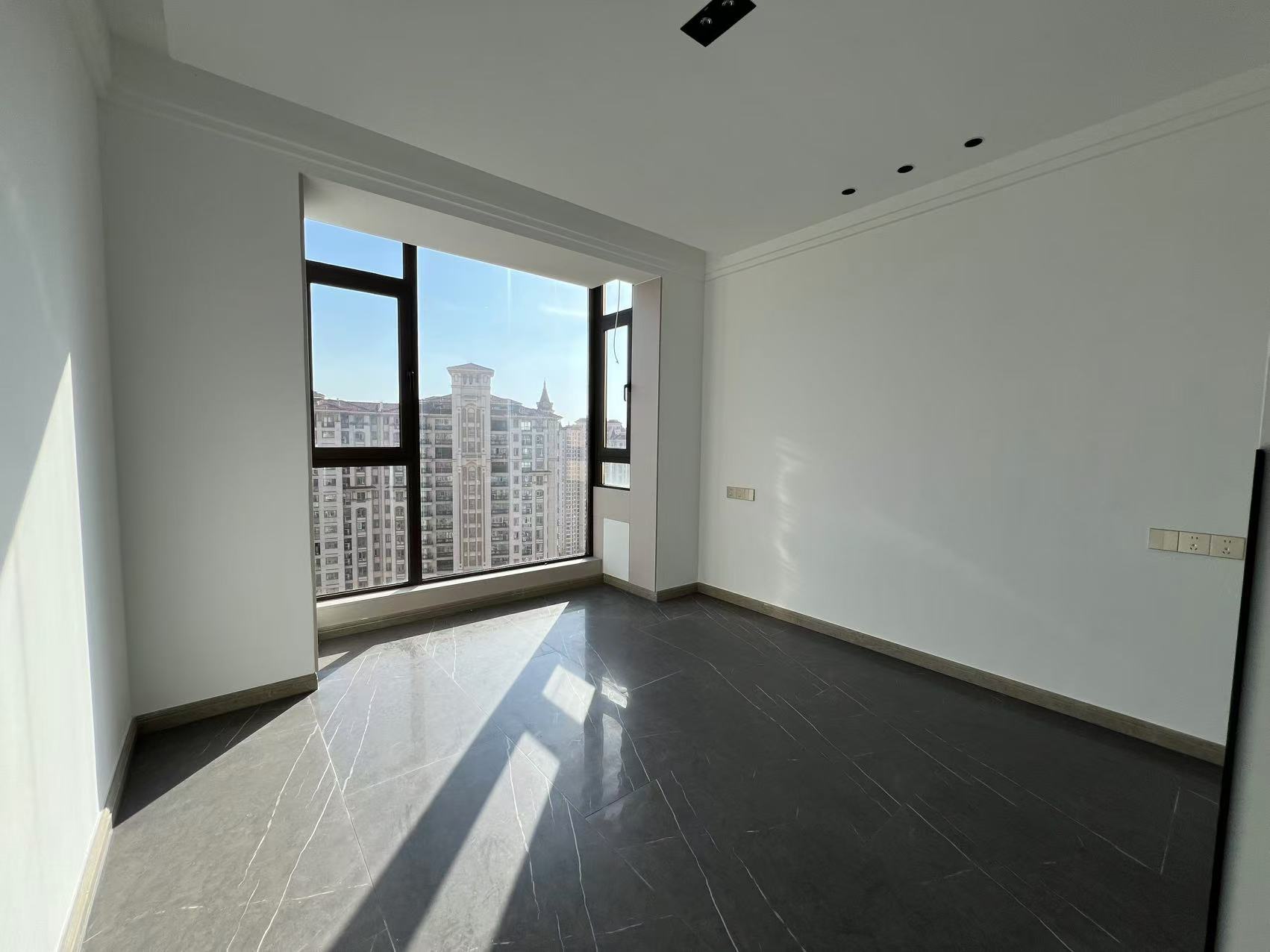 中南世纪花城二期 4室2厅2卫 138m&sup2;