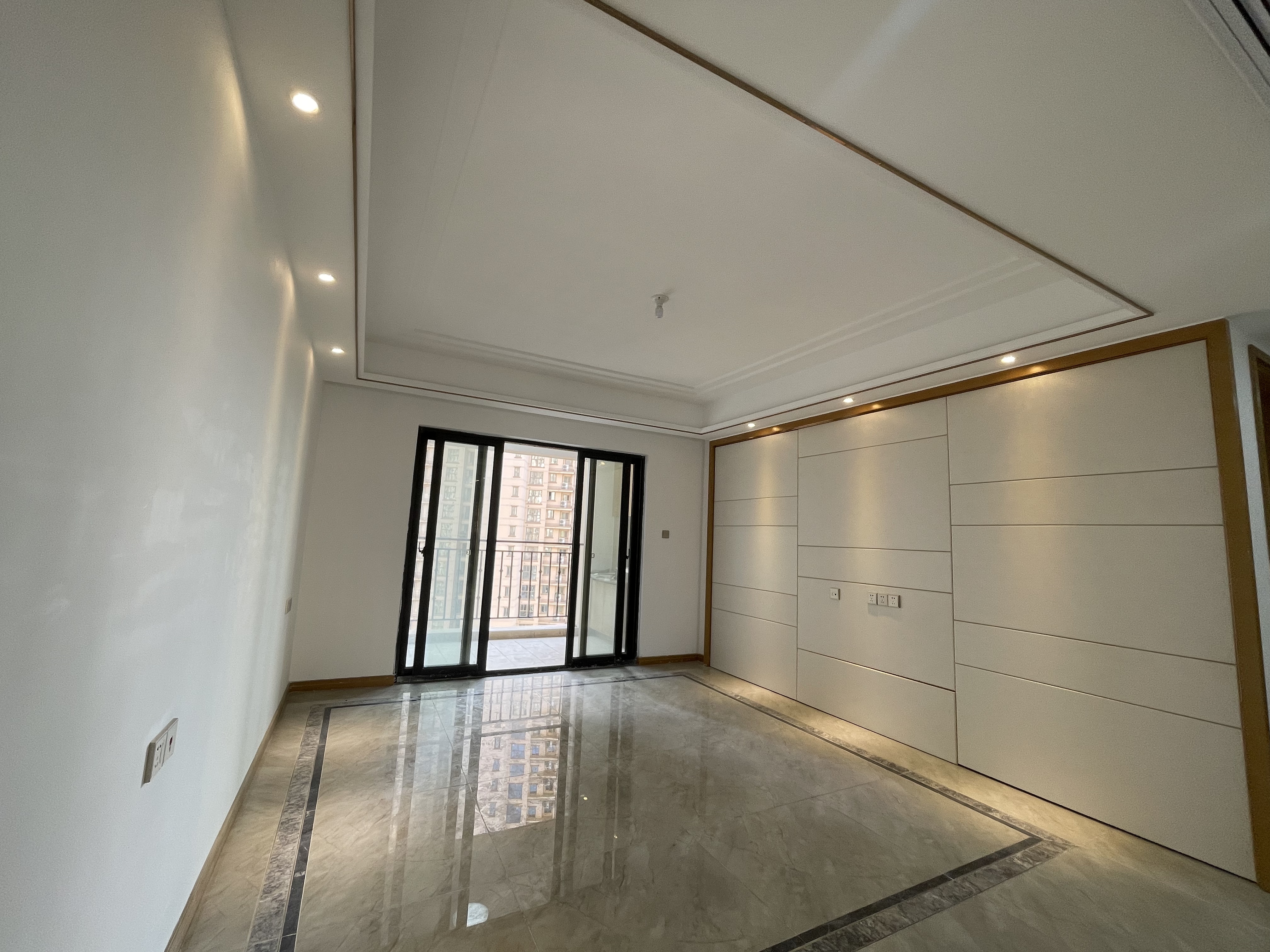 中南世纪花城三期 3室2厅2卫 129.84m&sup2;
