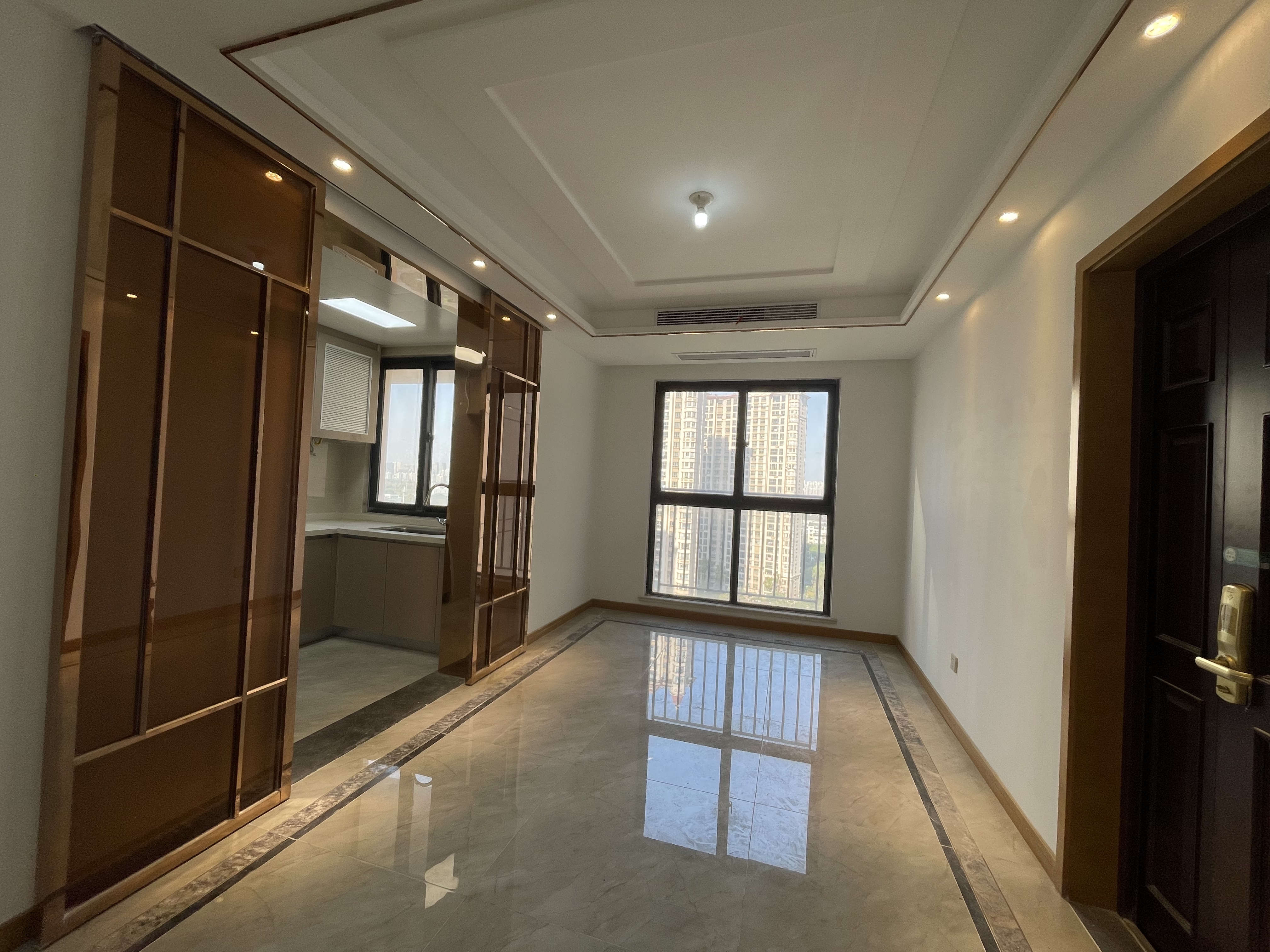 中南世纪花城三期 3室2厅2卫 129.84m&sup2;