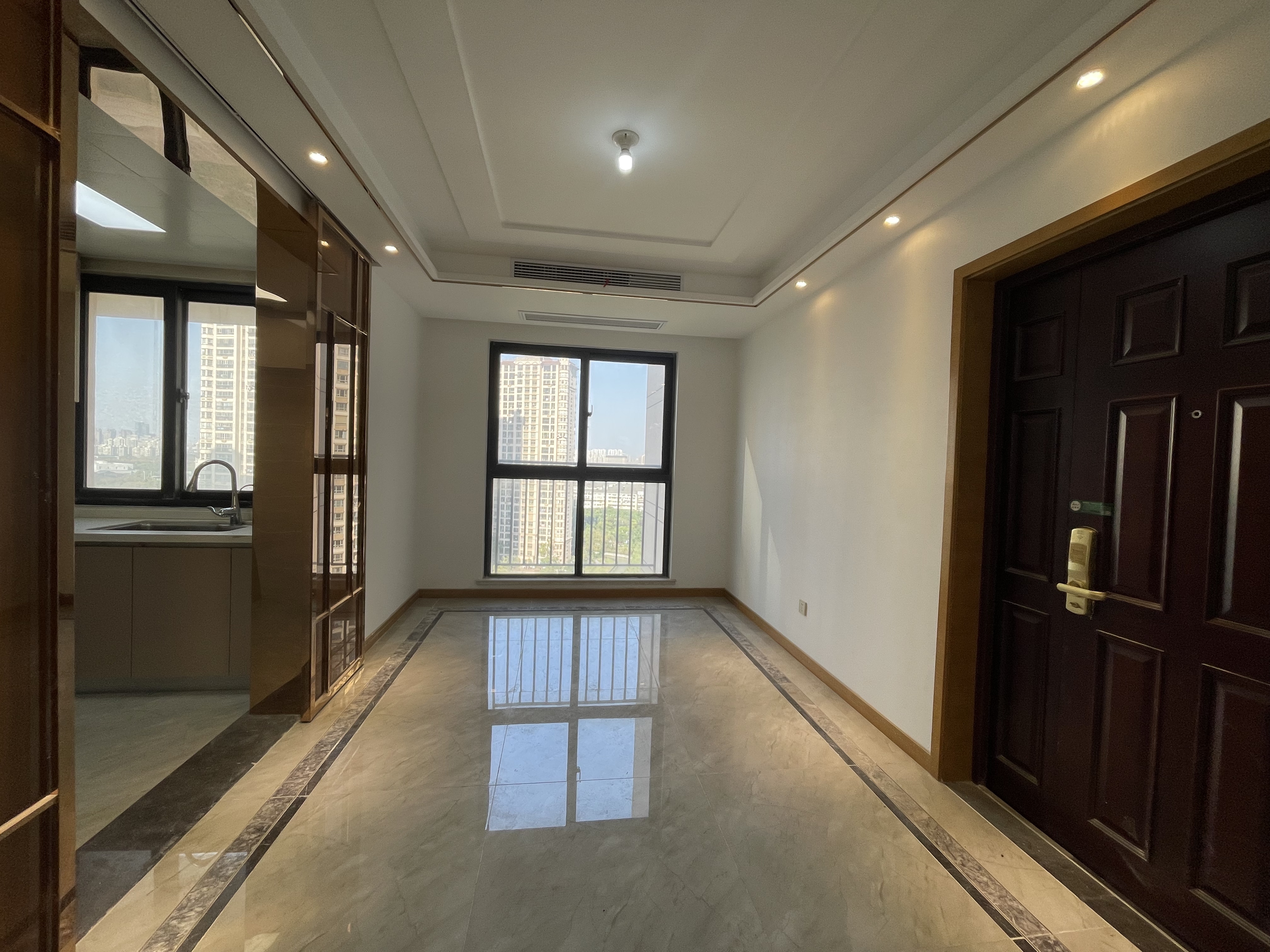 中南世纪花城三期 3室2厅2卫 129.84m&sup2;