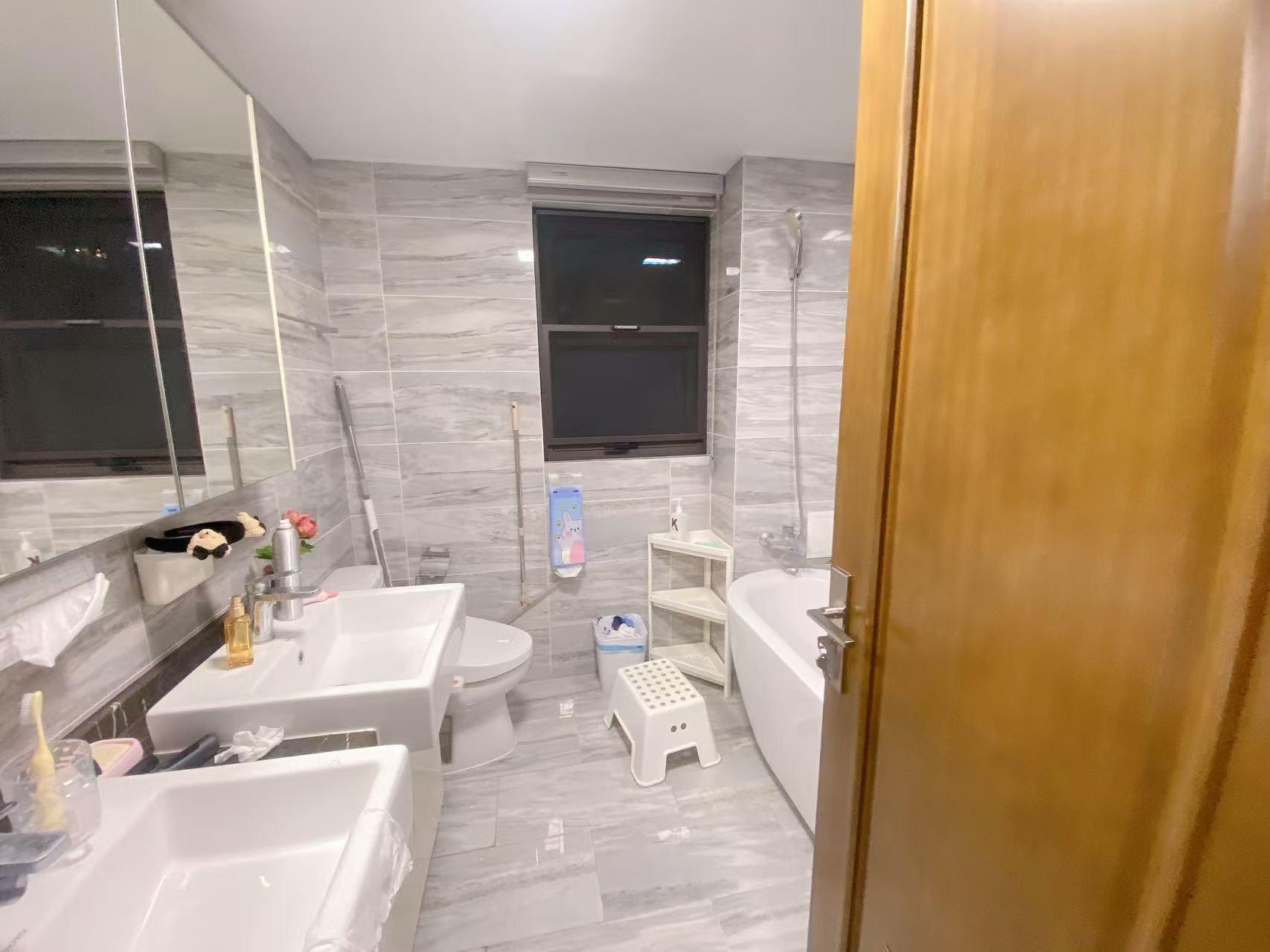 远创东樾 3室2厅2卫 330.18m&sup2;