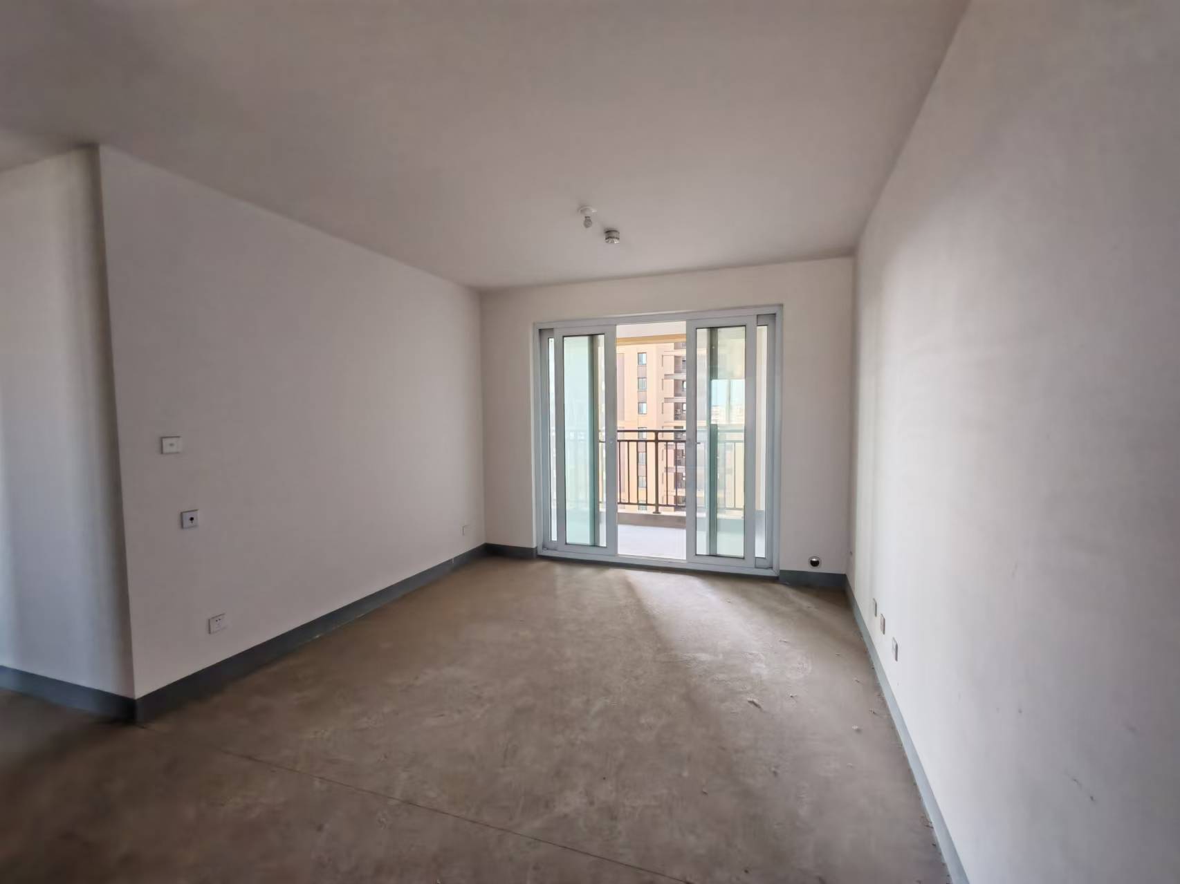 新城香溢紫郡 3室2厅2卫 118m²