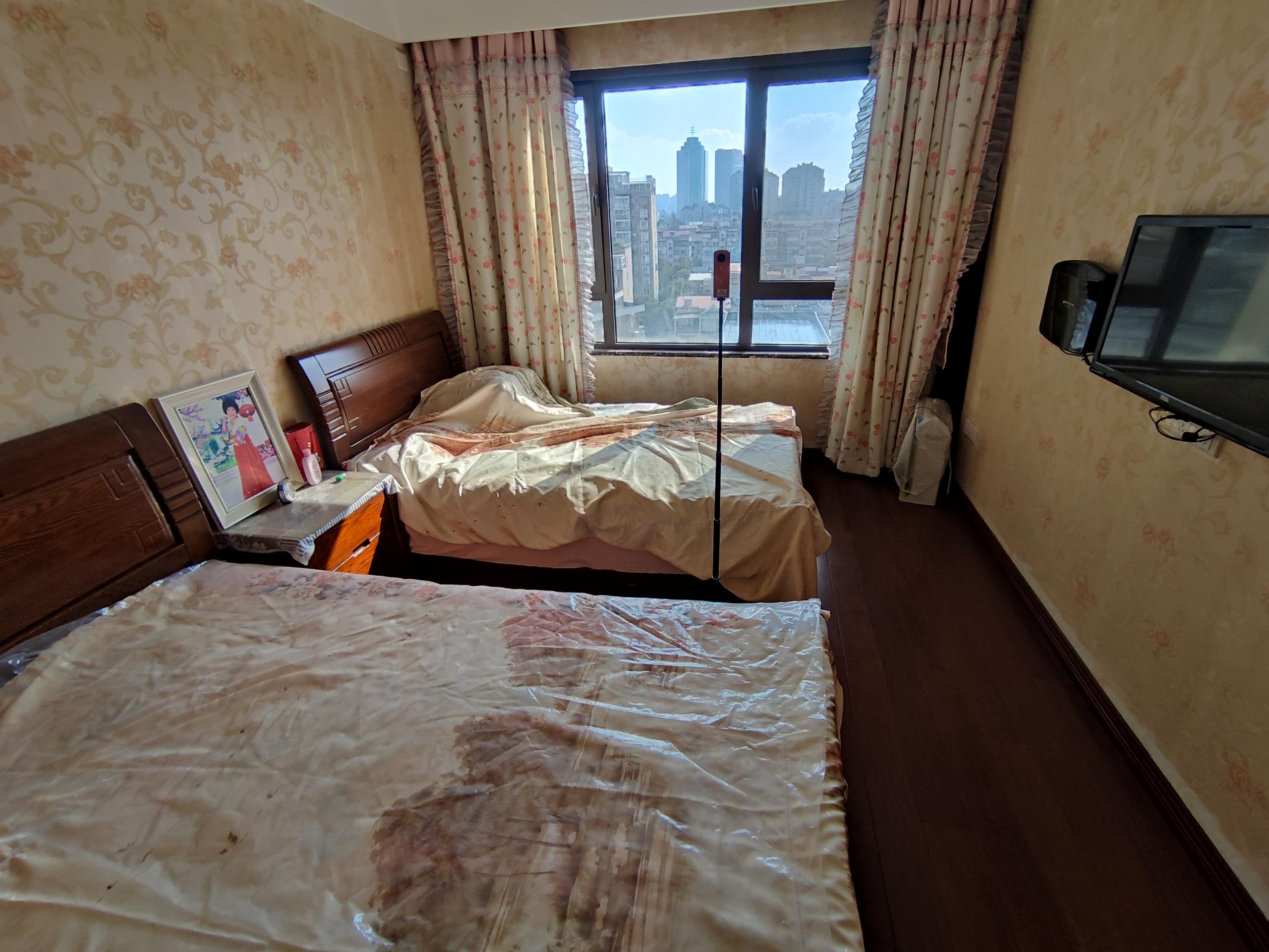 万濠华府 3室2厅2卫 140.16m²