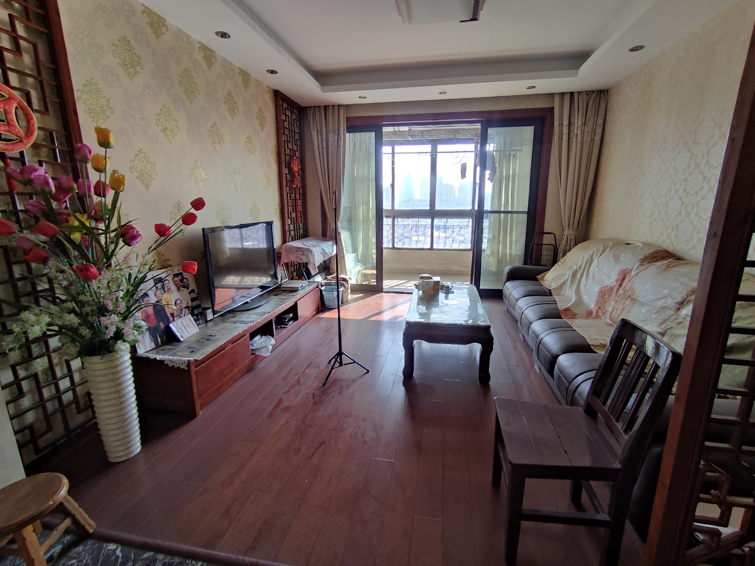 万濠华府 3室2厅2卫 140.16m²