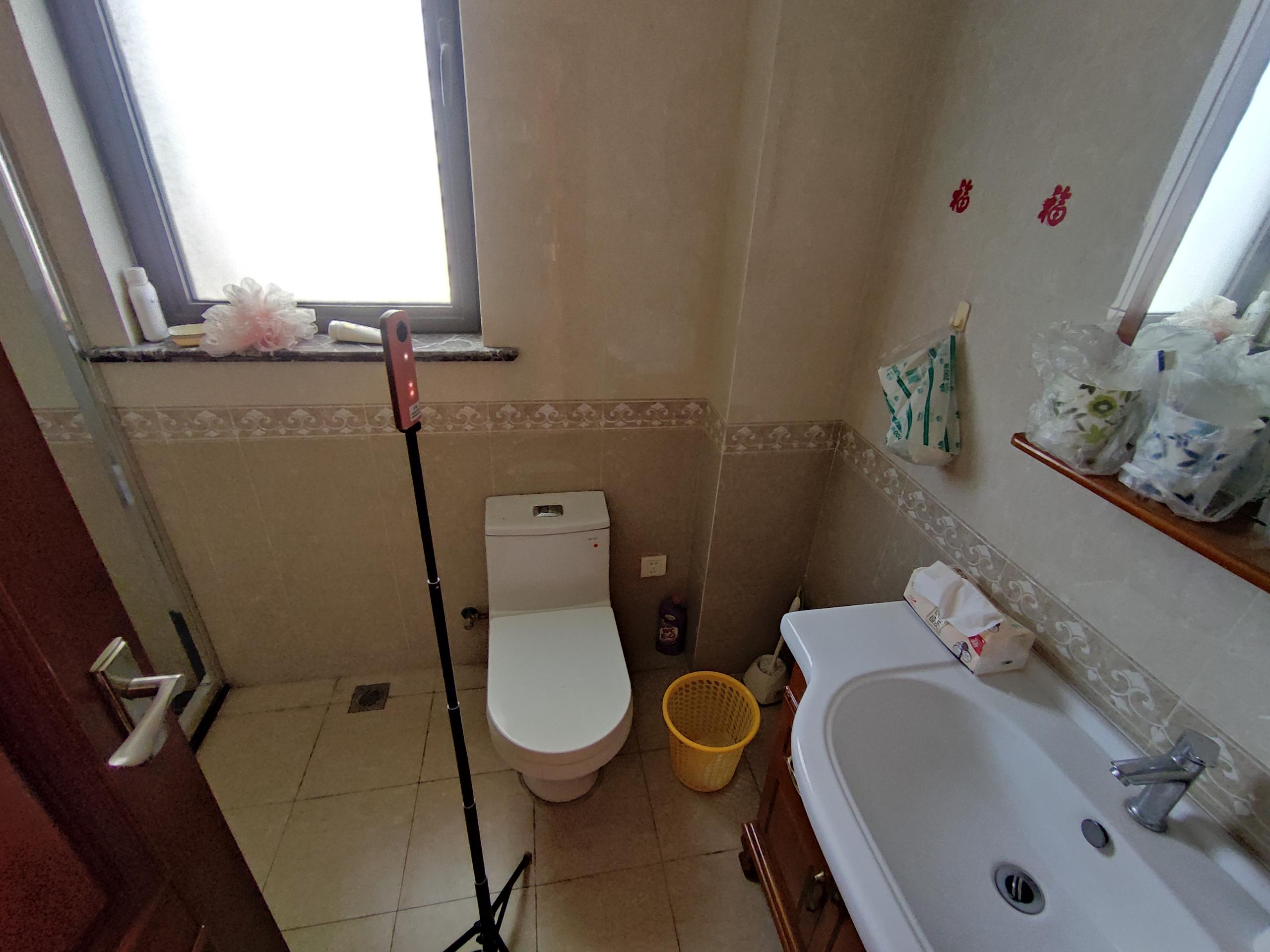 万濠华府 3室2厅2卫 140.16m²