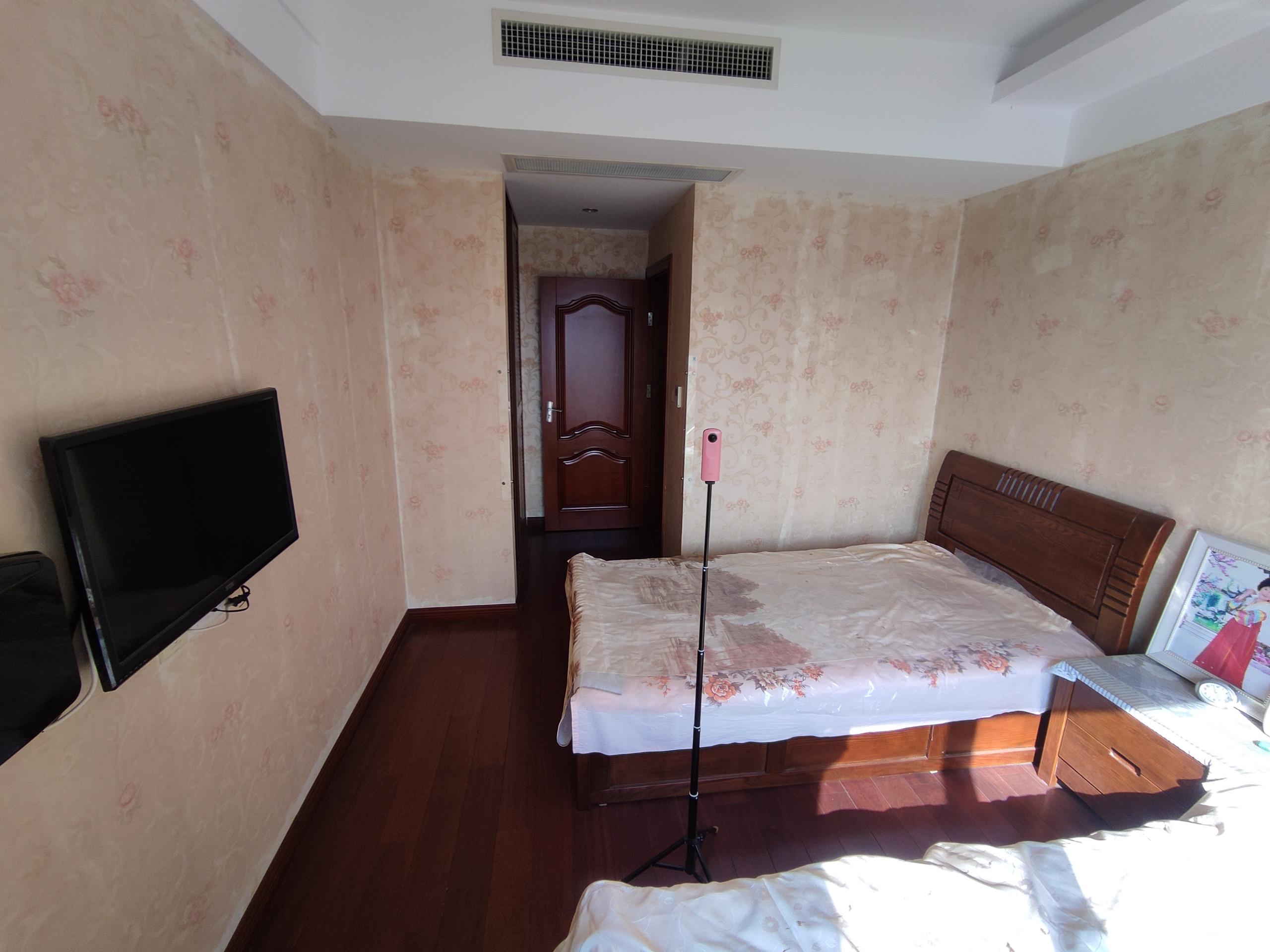 万濠华府 3室2厅2卫 140.16m²