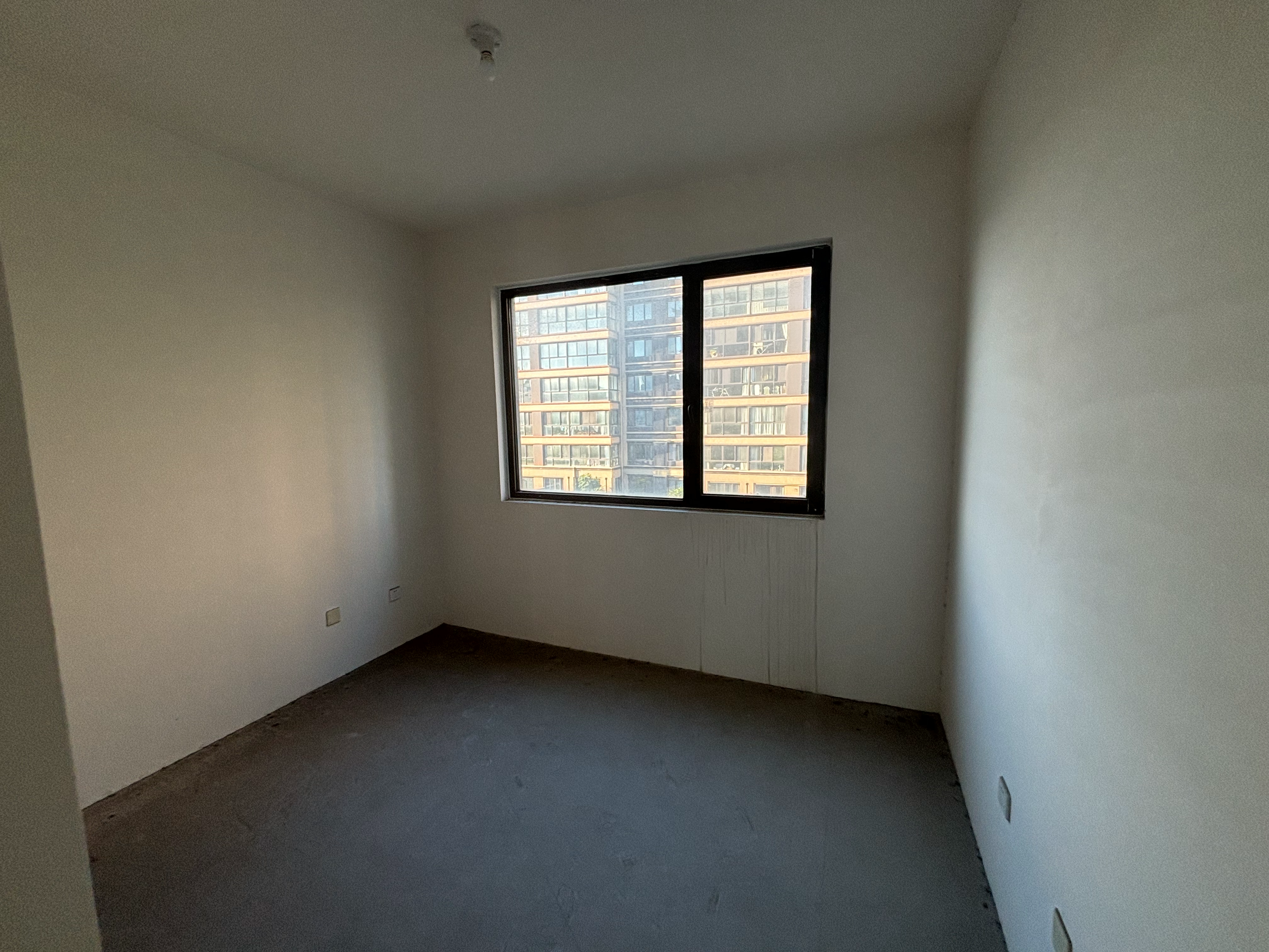 万濠山庄 3室2厅2卫 128m&sup2;
