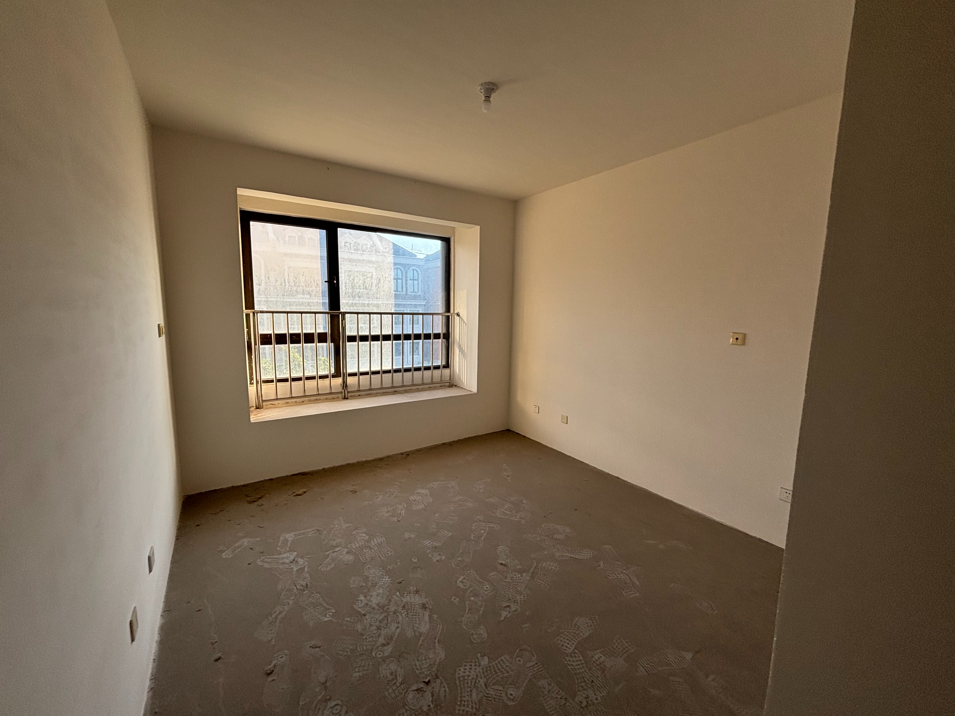 万濠山庄 3室2厅2卫 128m&sup2;