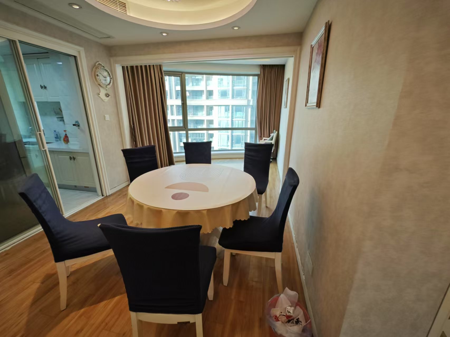 绿城玉兰公寓 3室2厅1卫 126m²