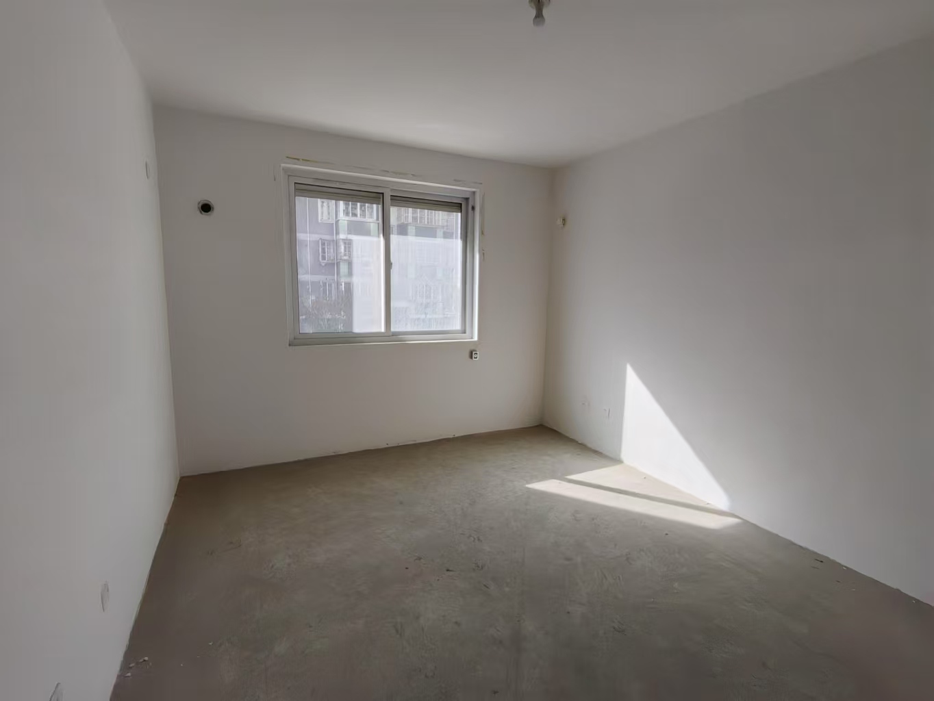 永和花苑 3室2厅2卫 143m&sup2;