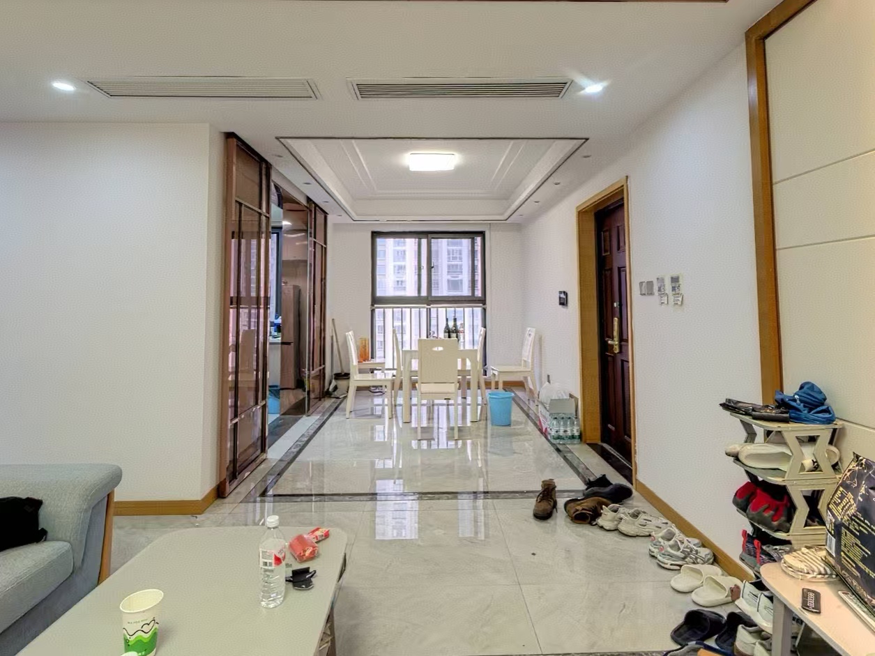 中南世纪花城三期 3室2厅2卫 132.98m&sup2;