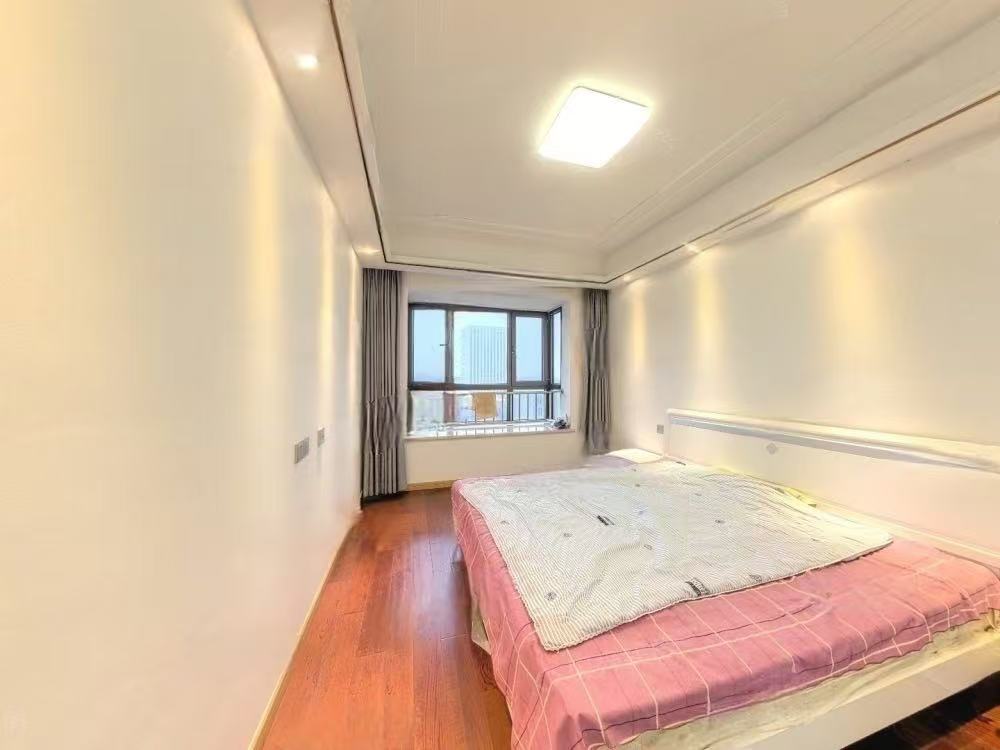 中南世纪花城三期 3室2厅2卫 132.98m&sup2;
