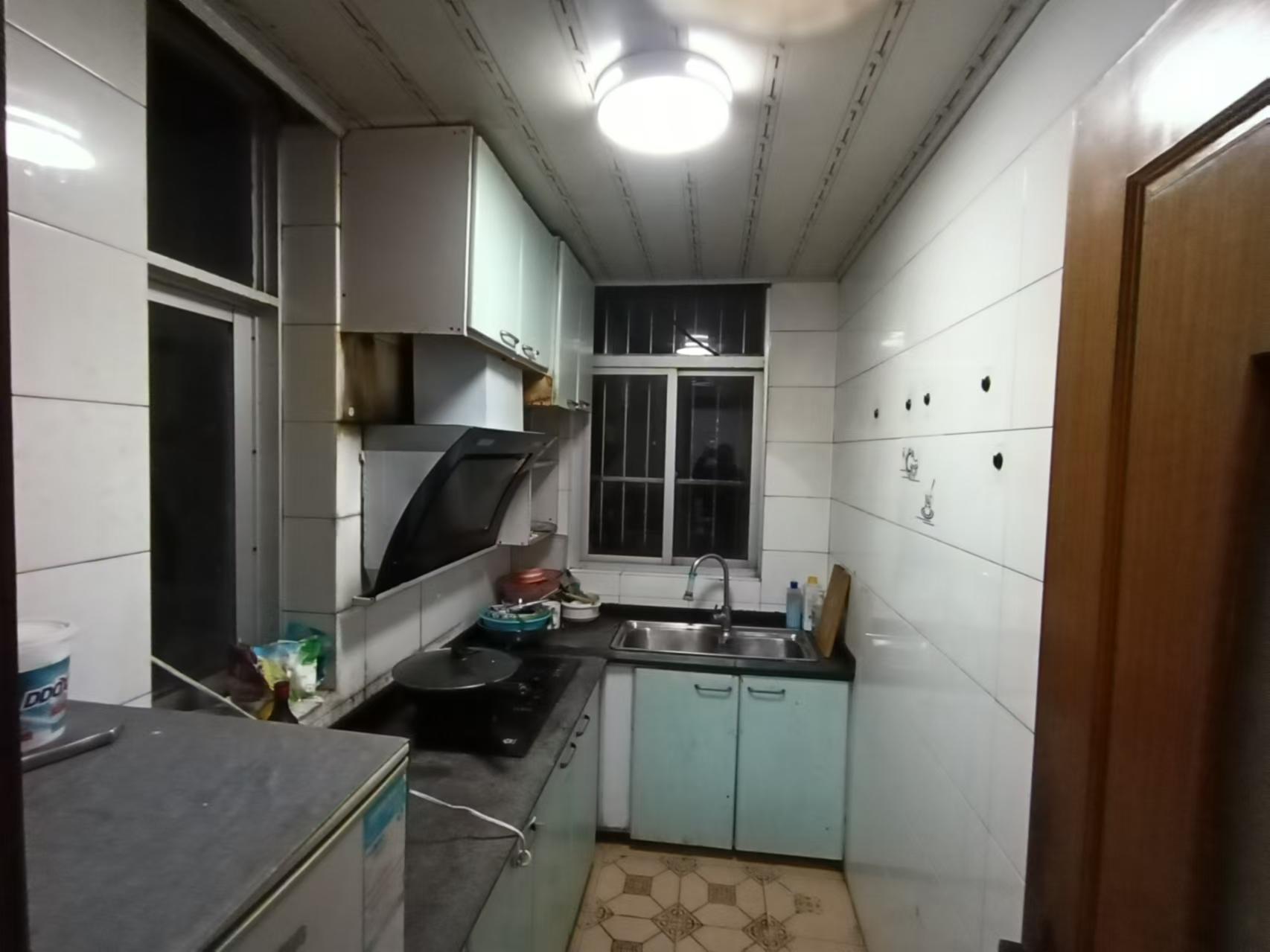 光明南村 3室1厅1卫 77m&sup2;