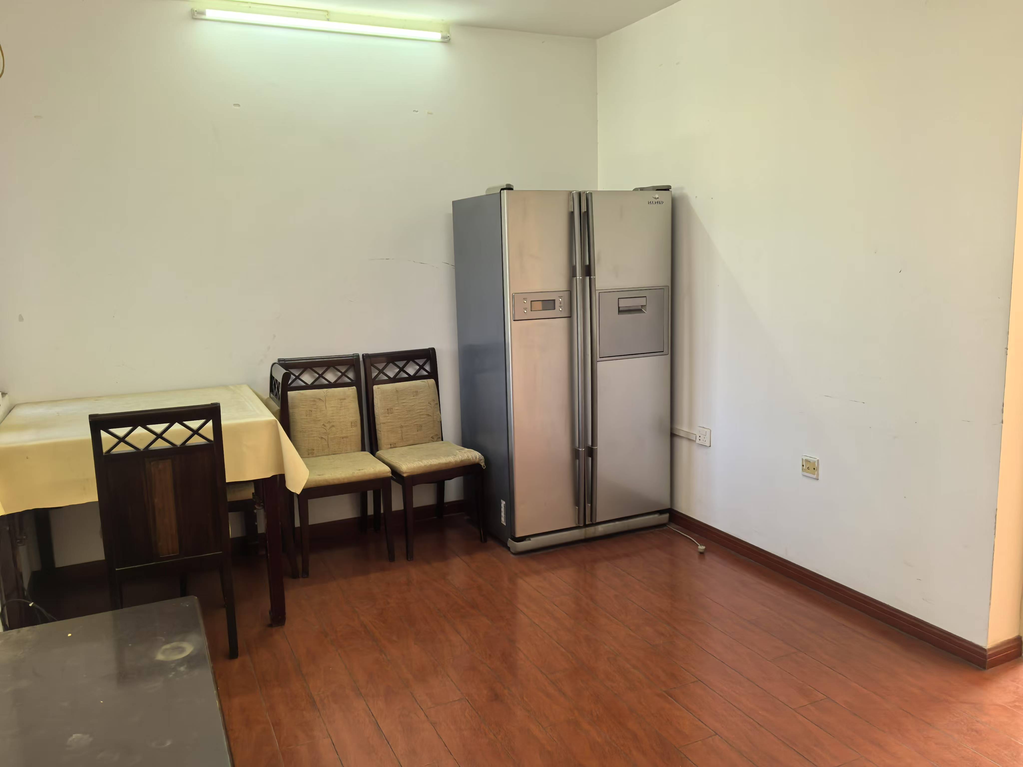 新城东苑 2室1厅1卫 75m²