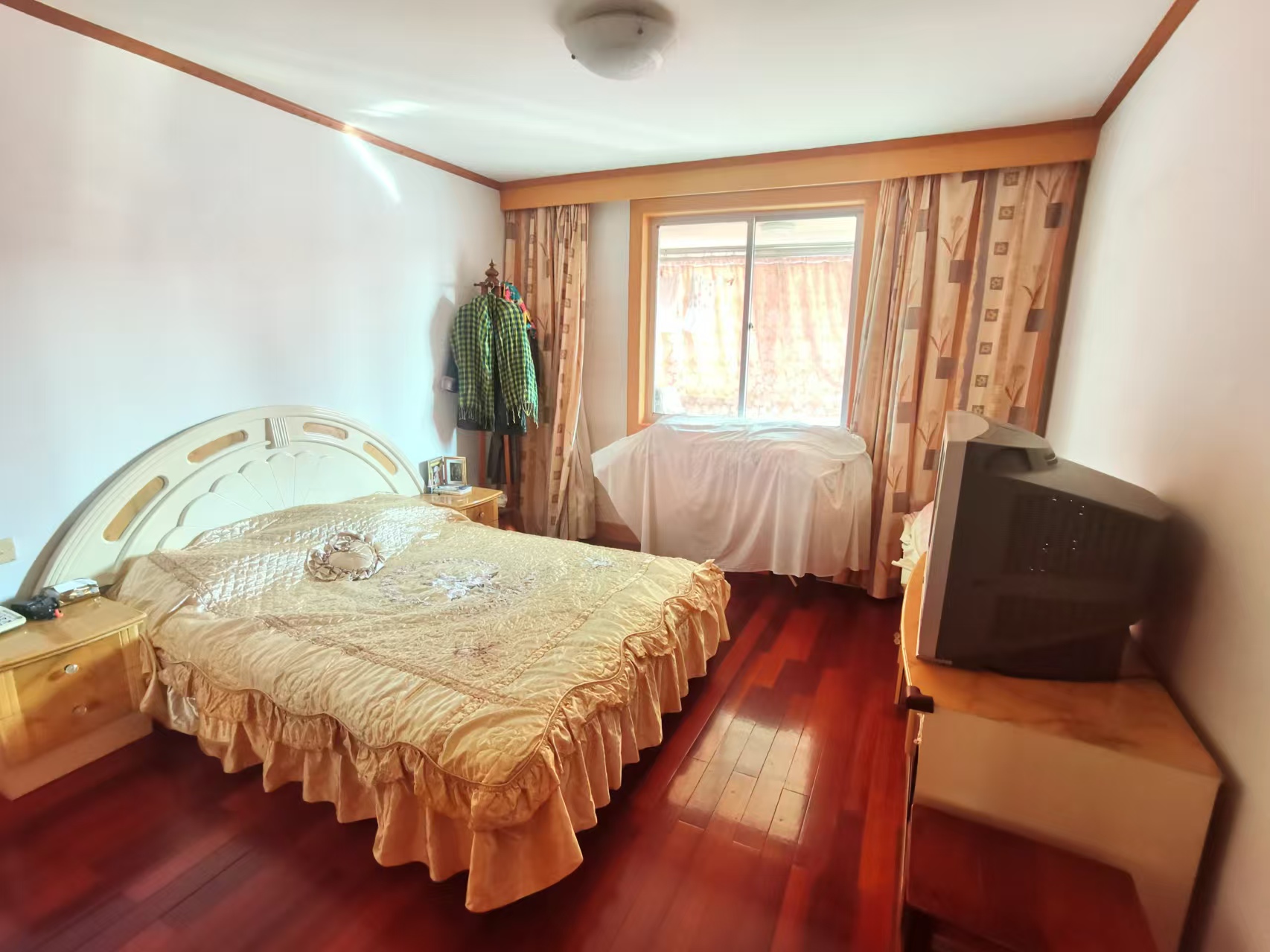 濠西园 3室2厅1卫 140m&sup2;