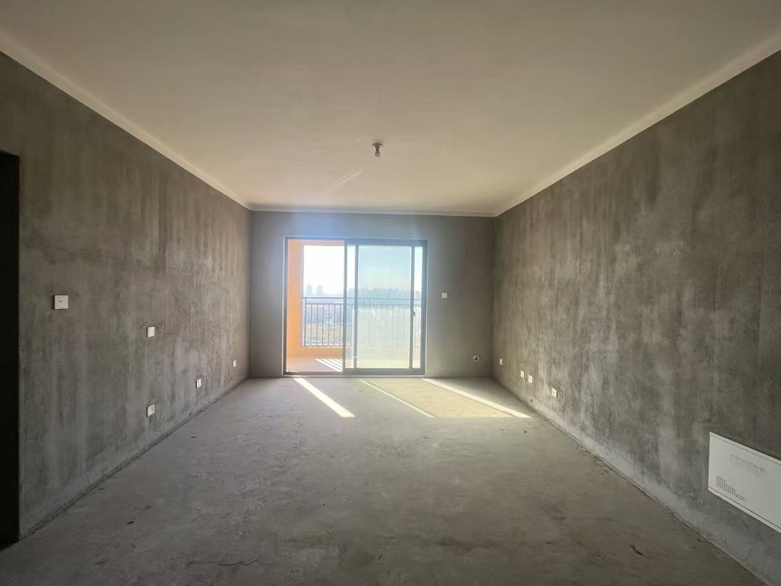 华强城四期 3室2厅2卫 120.00m²