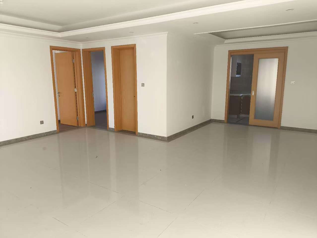 富力院士廷 3室2厅2卫 136m&sup2;