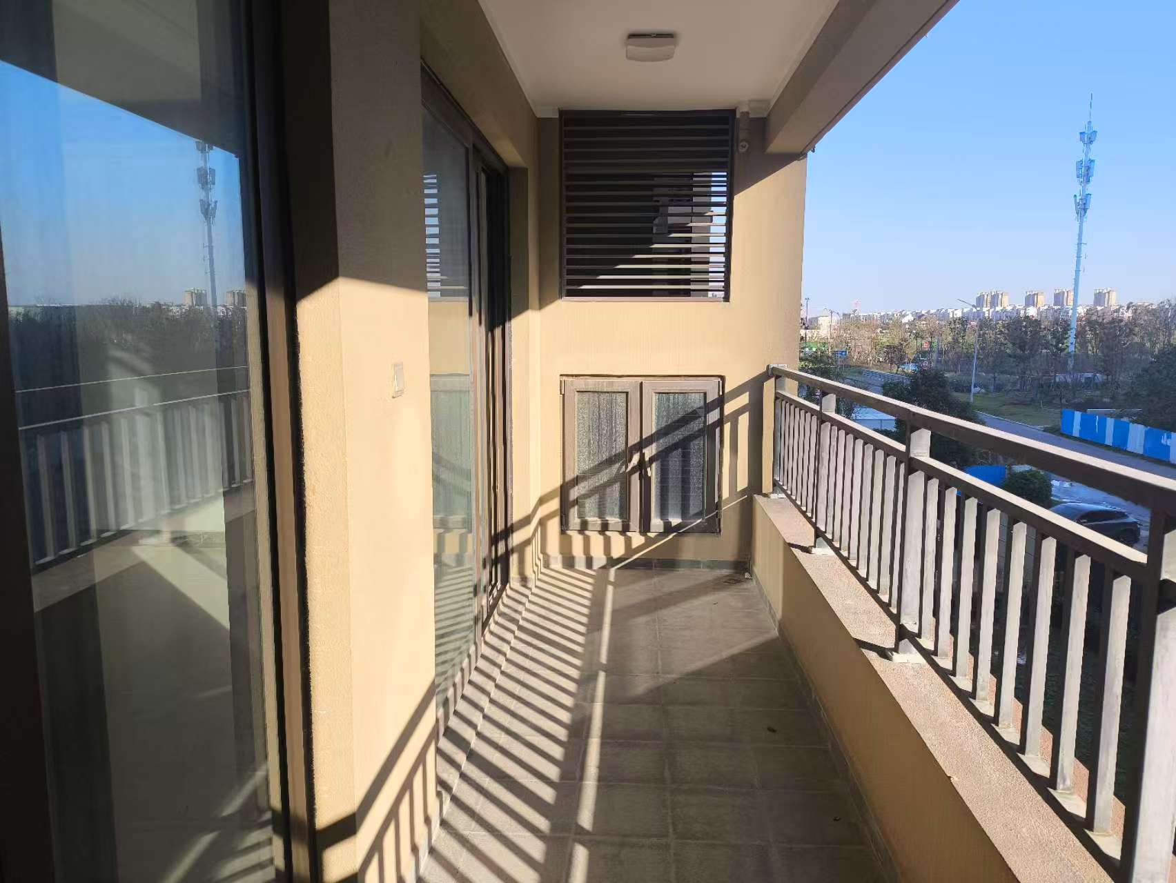 富力院士廷 3室2厅2卫 136m&sup2;