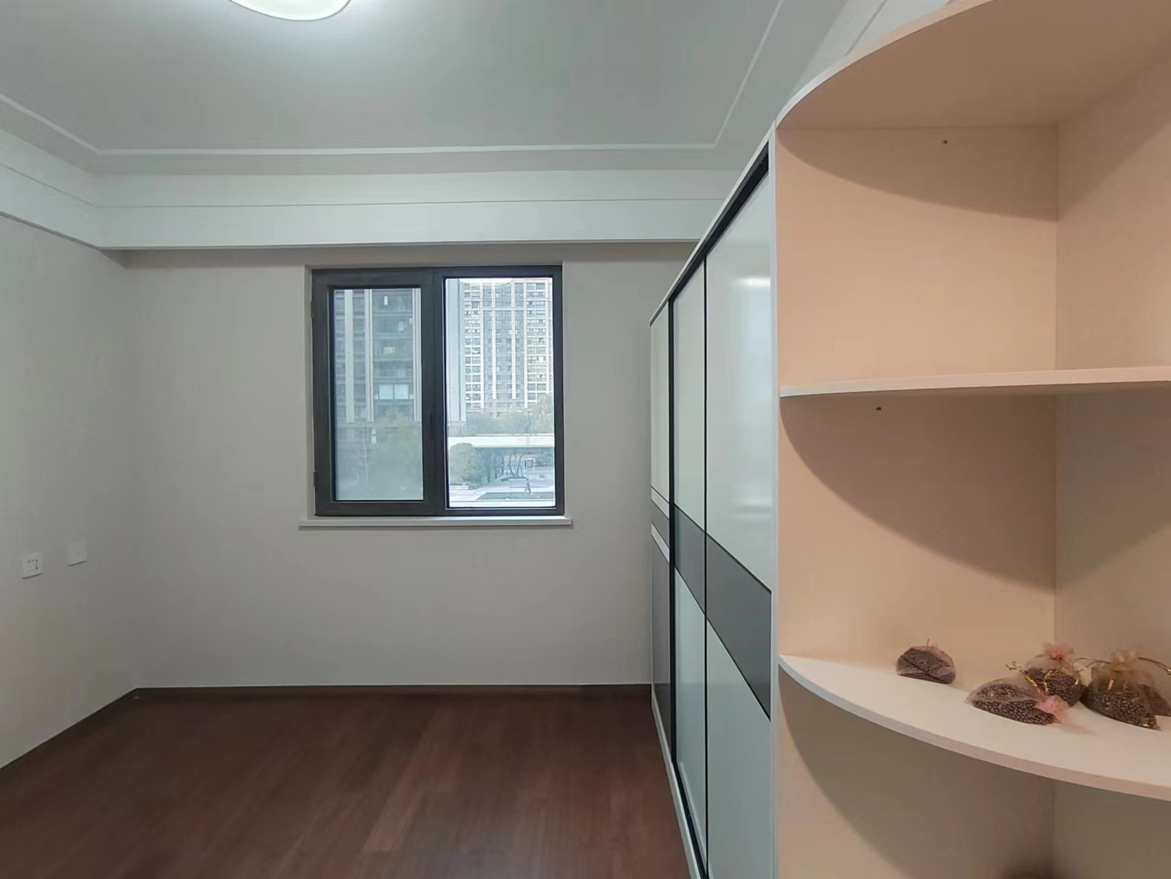 圆融玺悦 4室2厅1卫 132m&sup2;