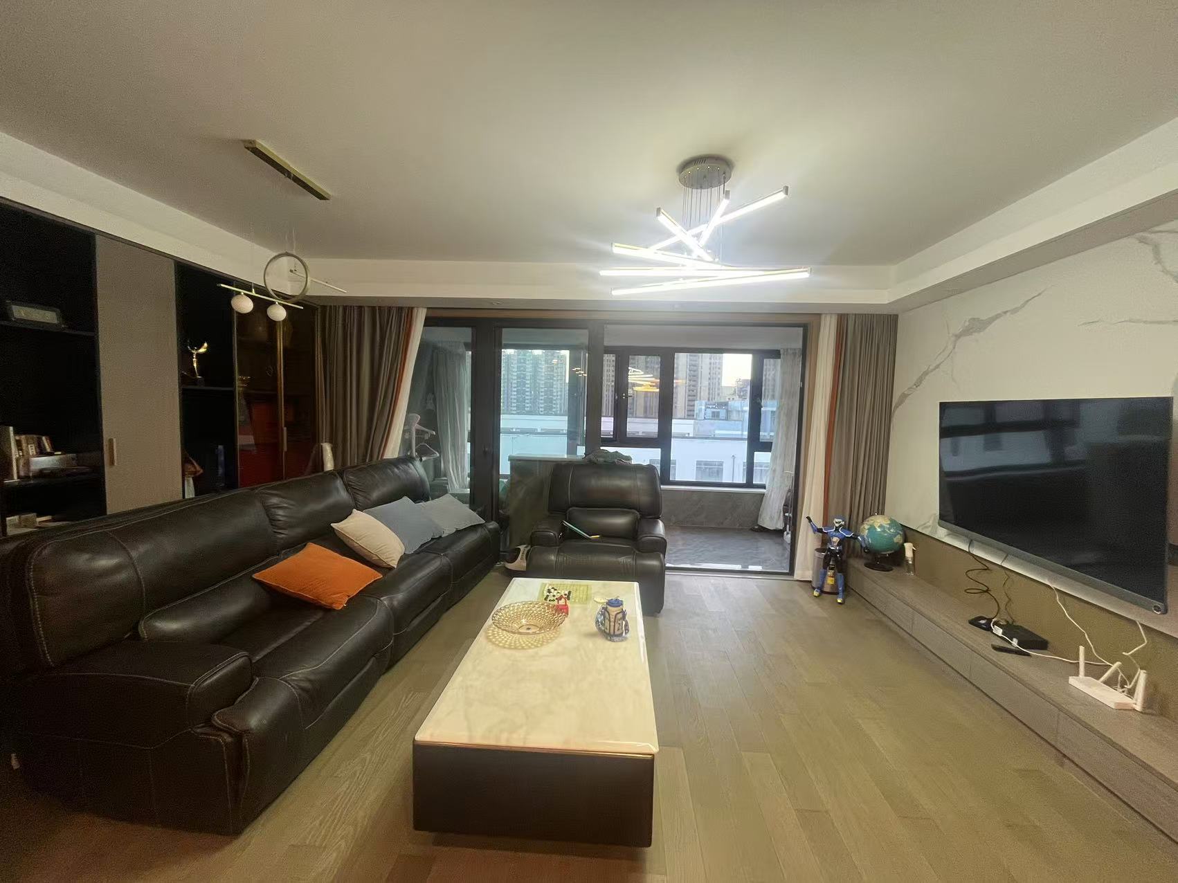 静海府 3室2厅2卫 128.51m²