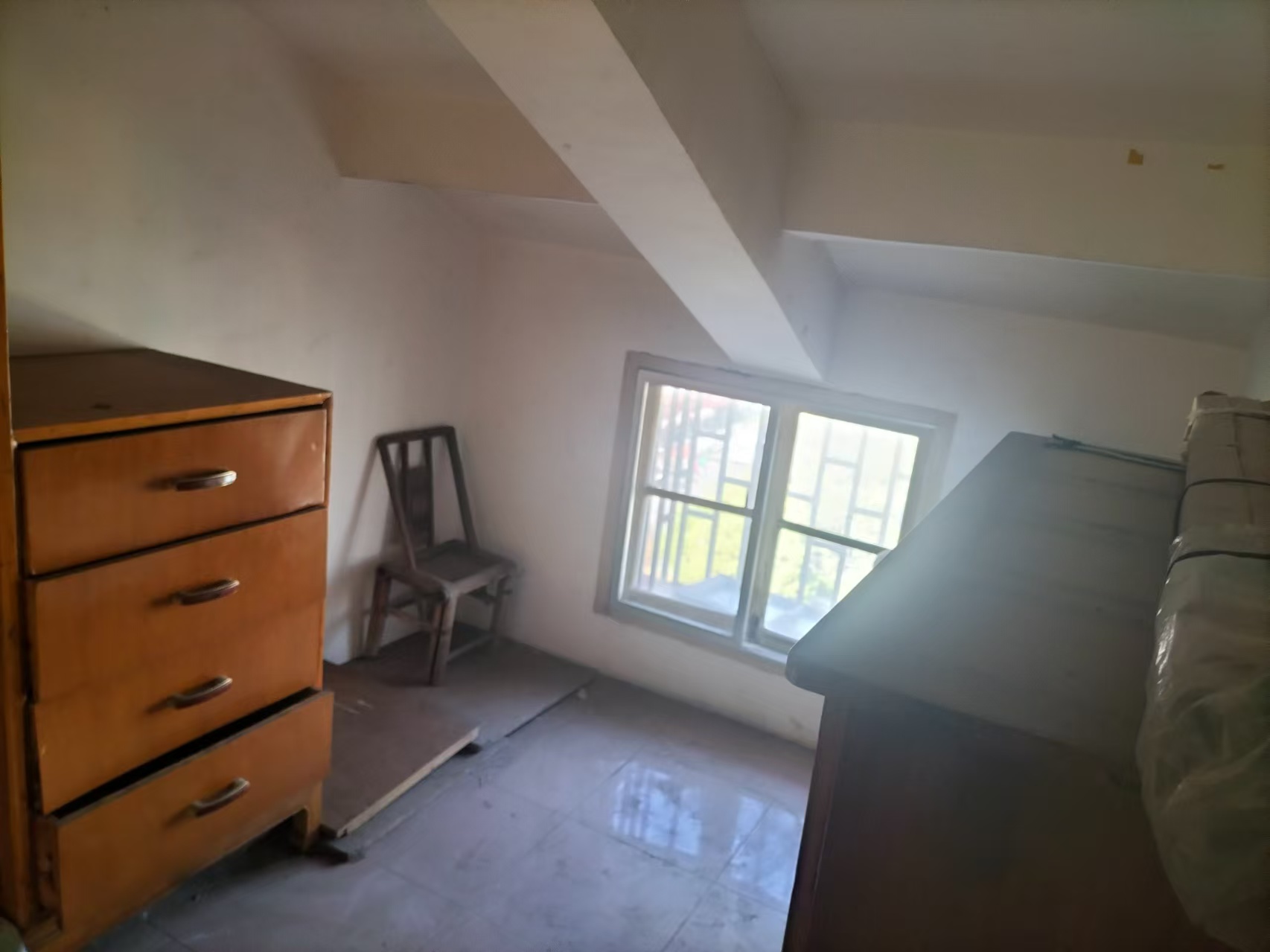 北濠桥东村 4室2厅2卫 64m&sup2;