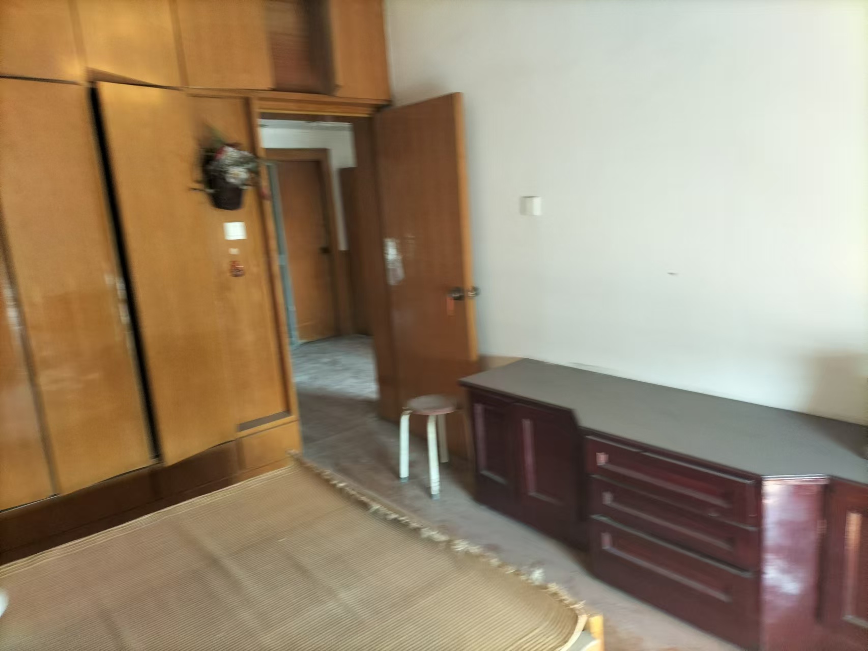 北濠桥东村 4室2厅2卫 64m&sup2;