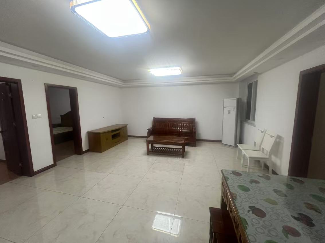 三里墩花苑三期 3室1厅1卫 129m²