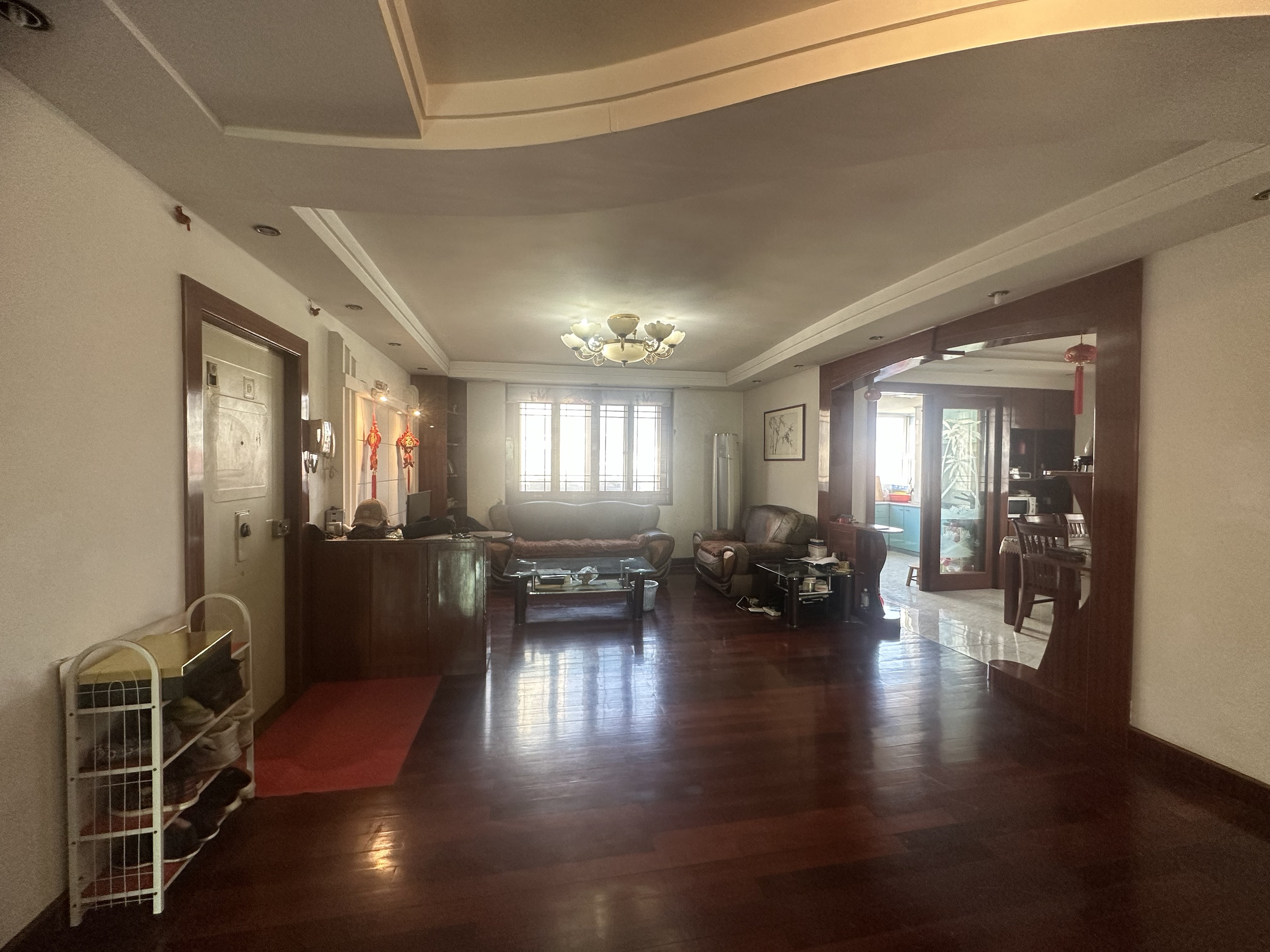 虹桥北村西区 3室2厅2卫 135m²