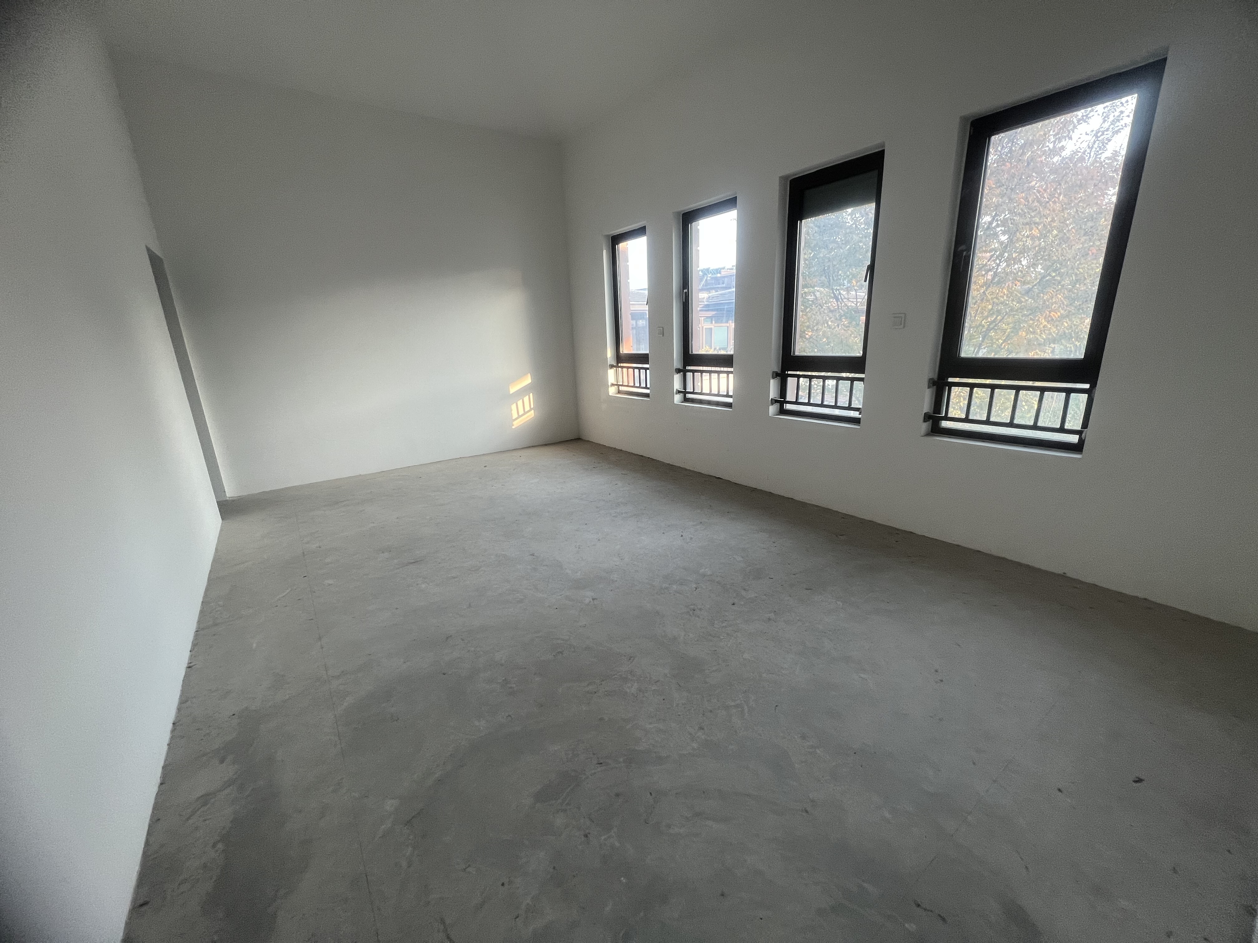 盛和九里香堤一期 4室2厅2卫 199m&sup2;